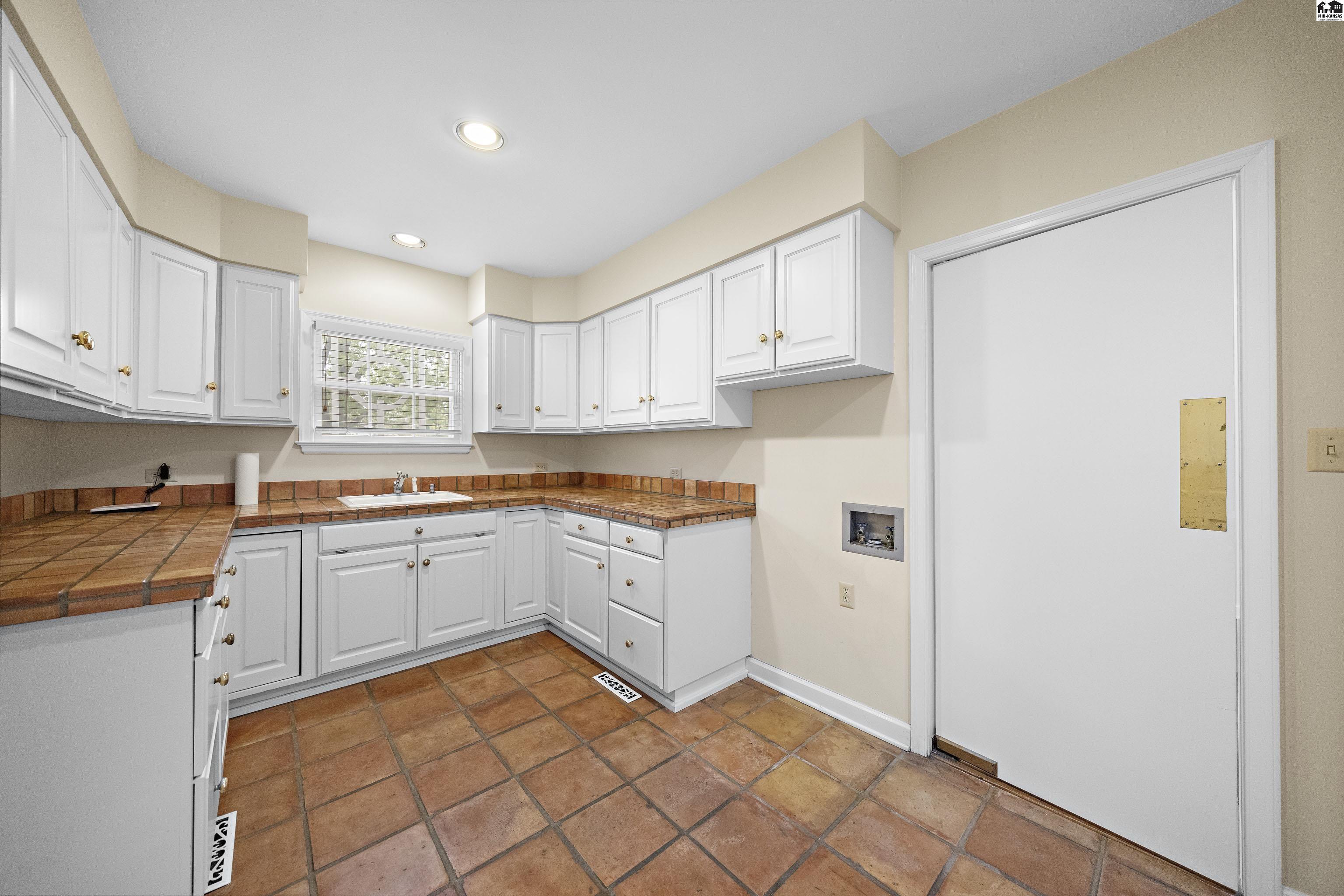400 Hyde Park Drive Hutchinson KS 67502