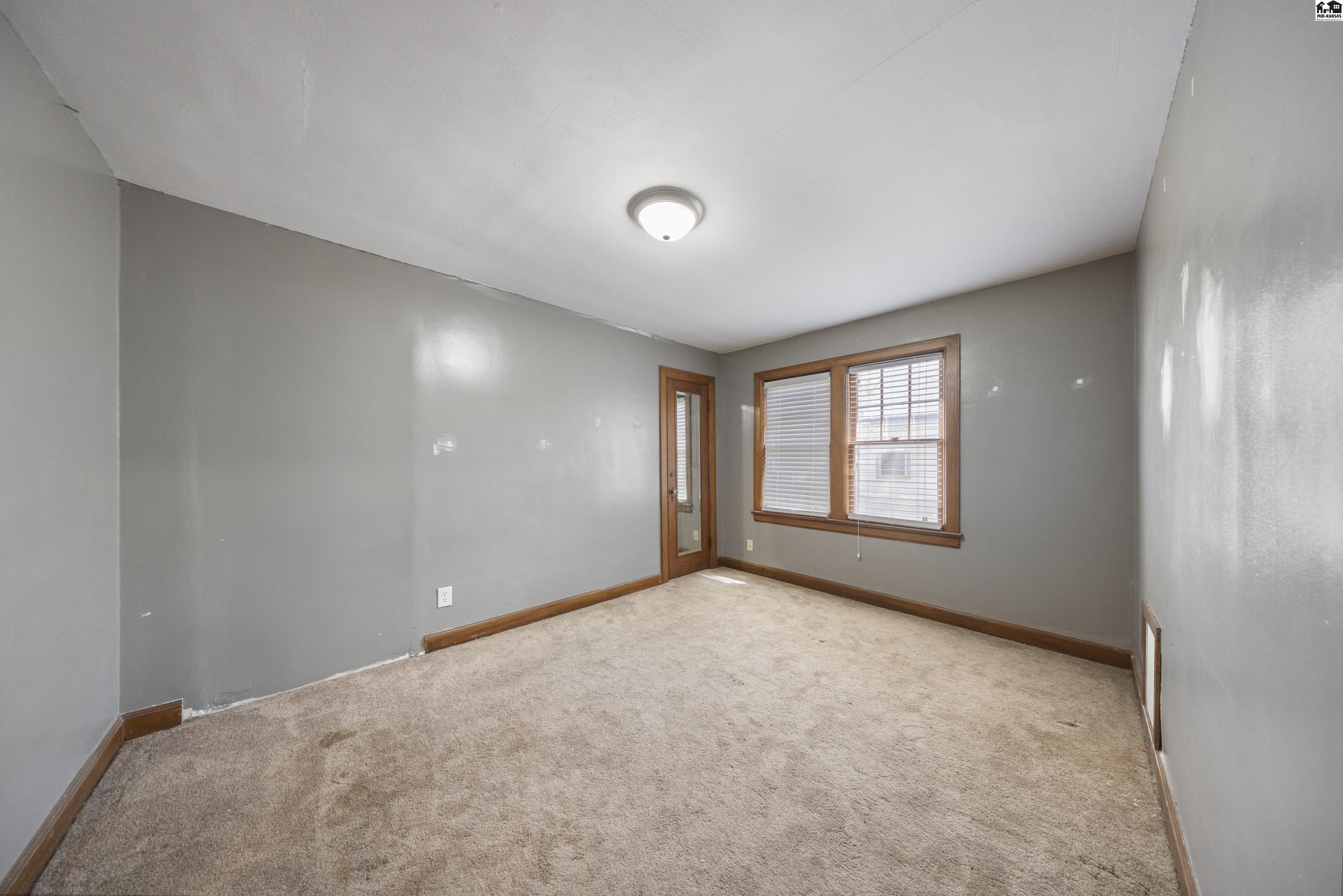 303 W 18th Avenue Hutchinson KS 67502