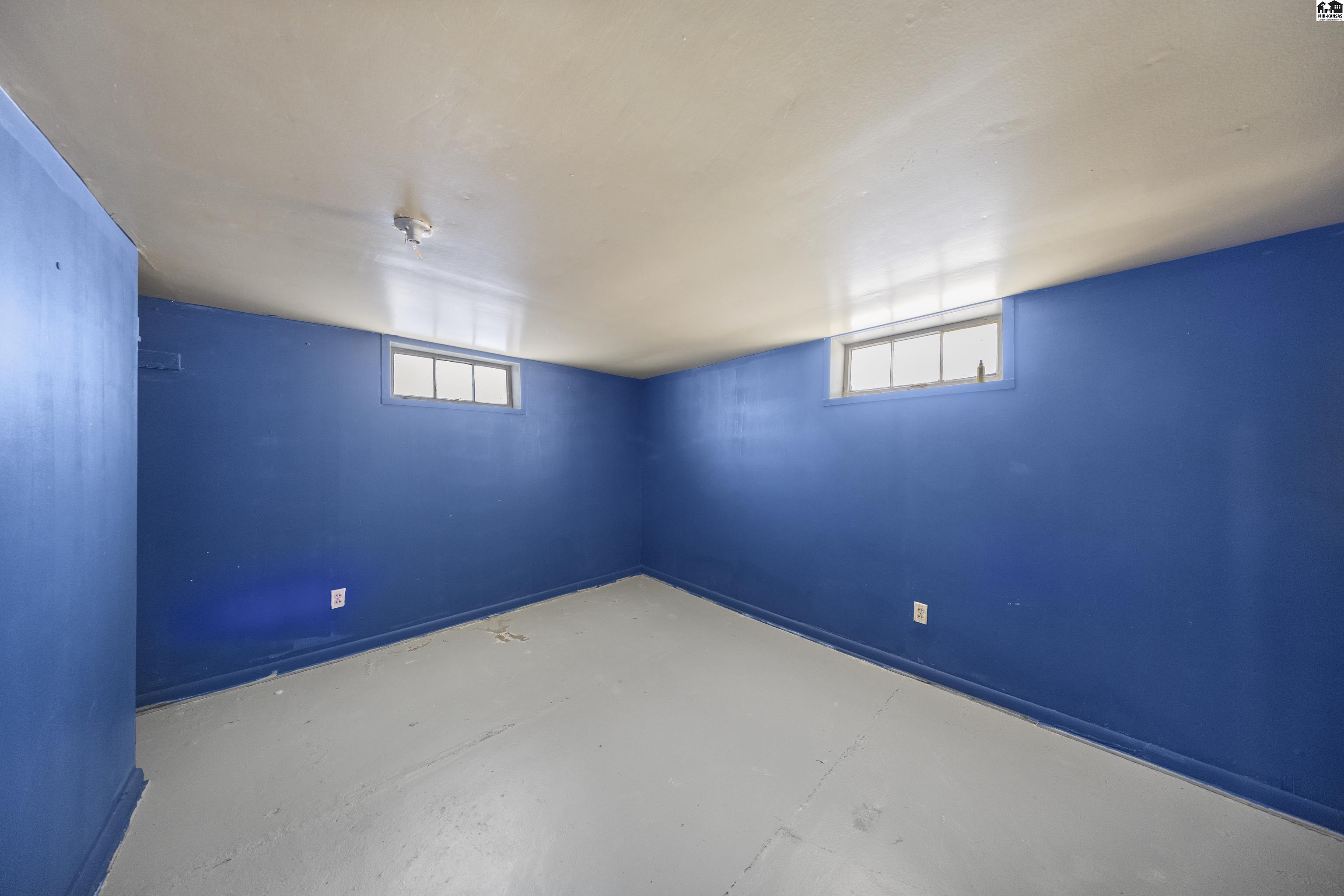 303 W 18th Avenue Hutchinson KS 67502
