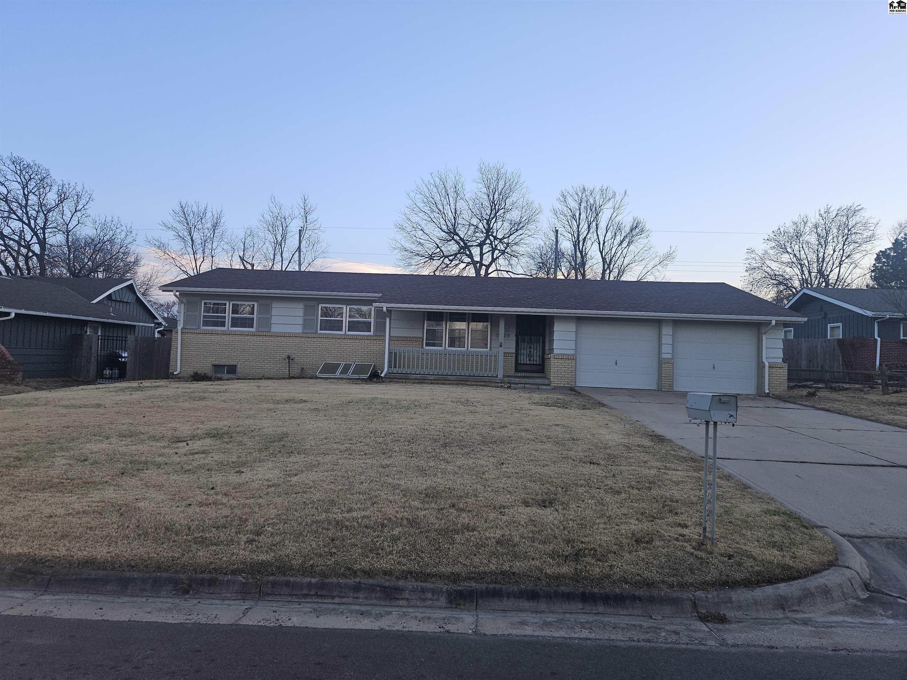 5829 Kenawee Street Bel Aire KS 67220
