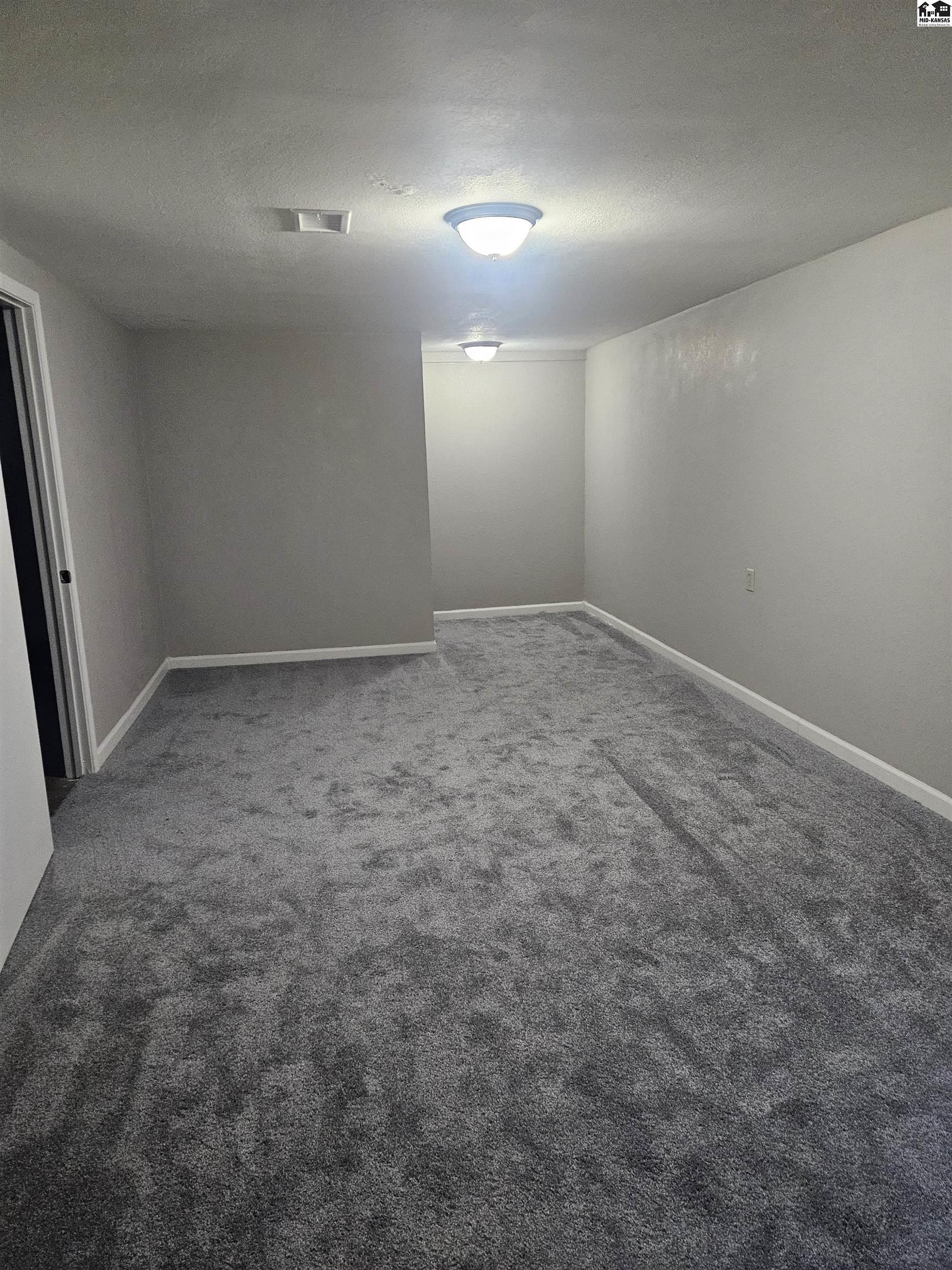 5829 Kenawee Street Bel Aire KS 67220