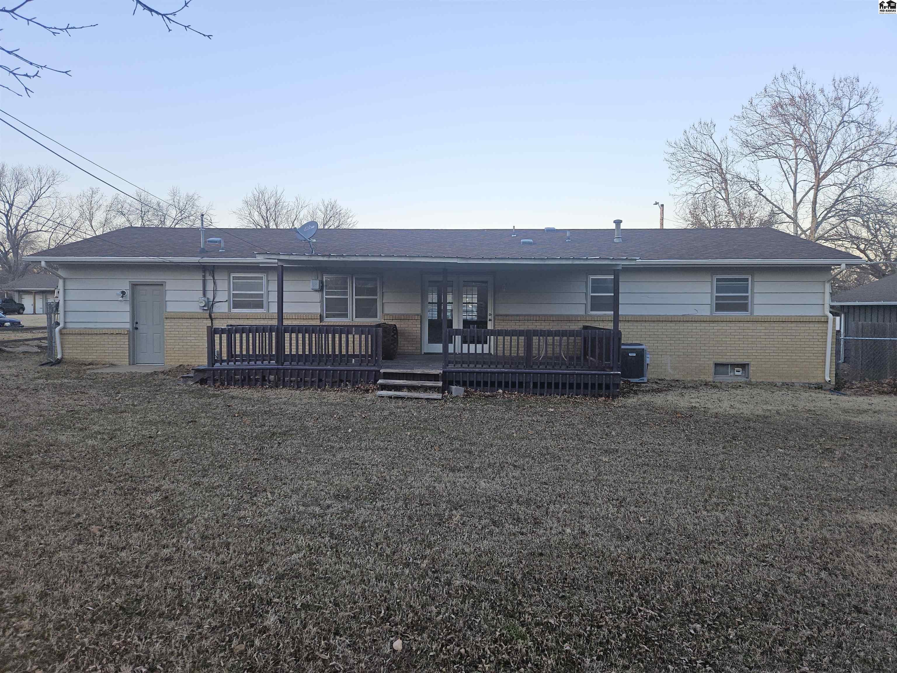5829 Kenawee Street Bel Aire KS 67220