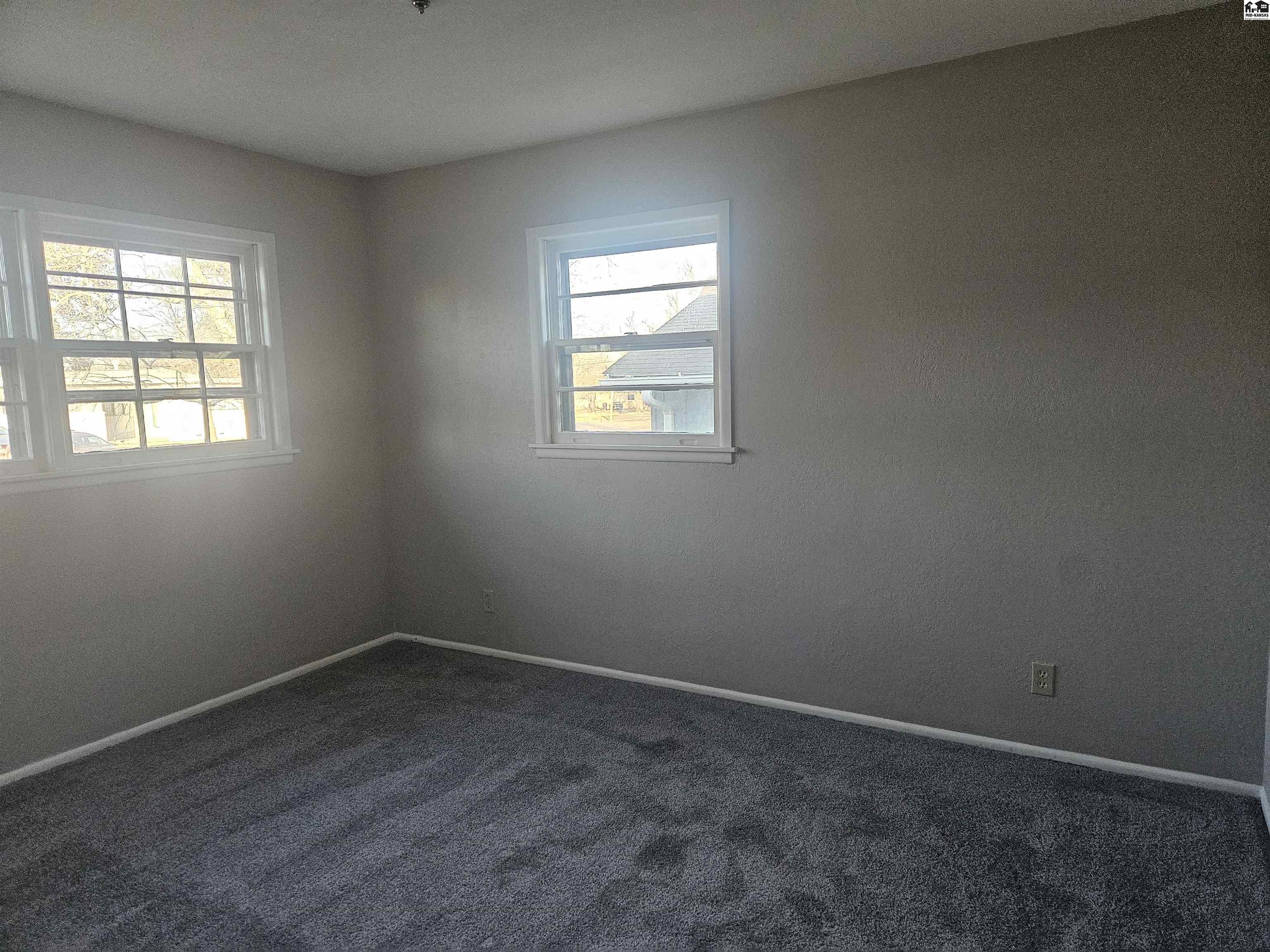 5829 Kenawee Street Bel Aire KS 67220