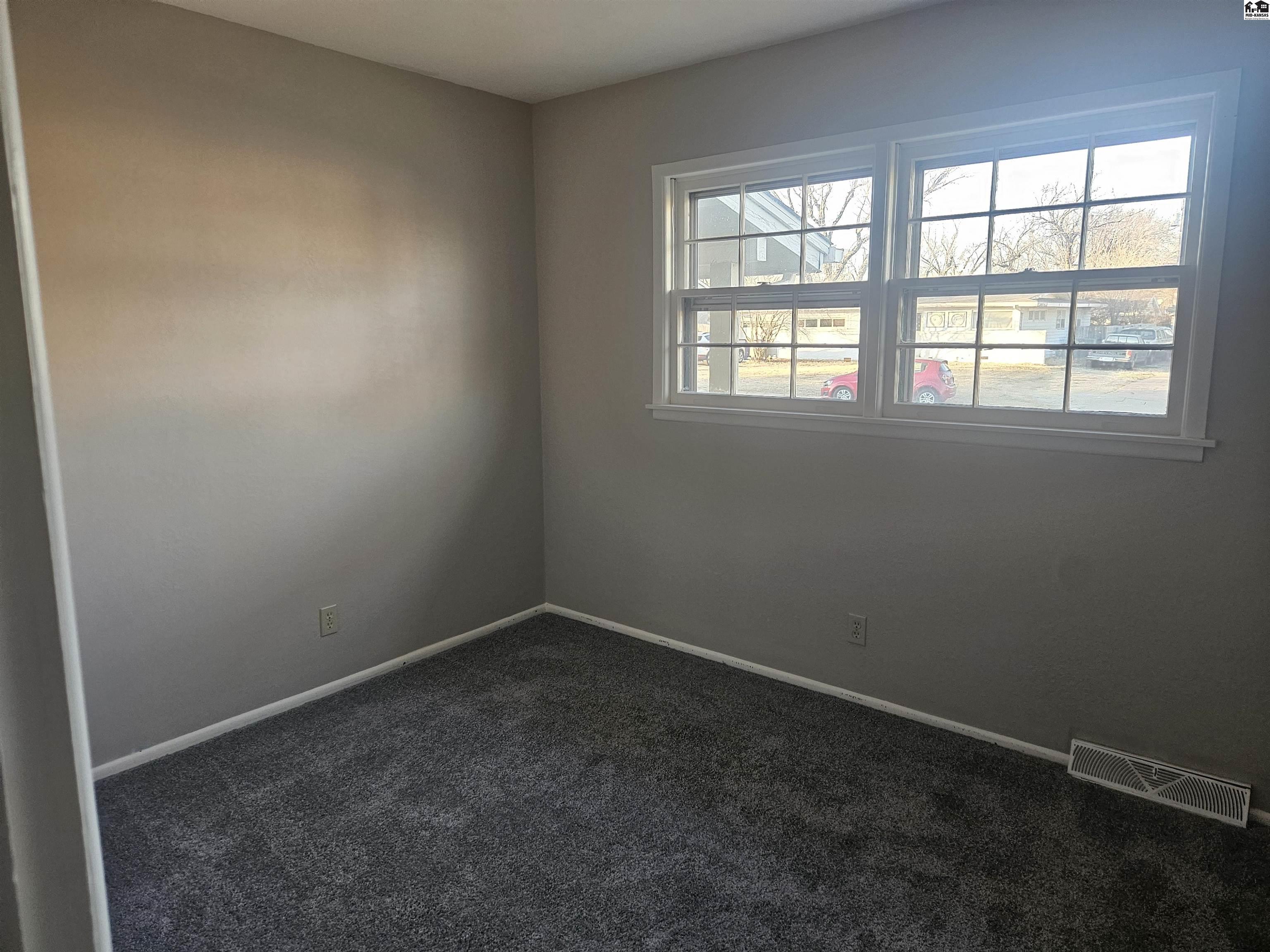 5829 Kenawee Street Bel Aire KS 67220