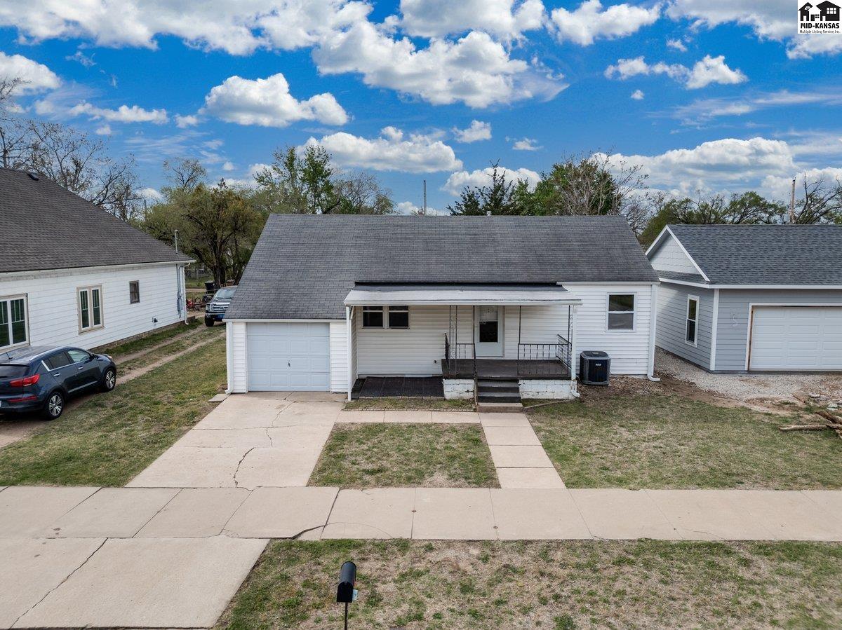 925 E 10th Avenue Hutchinson KS 67501