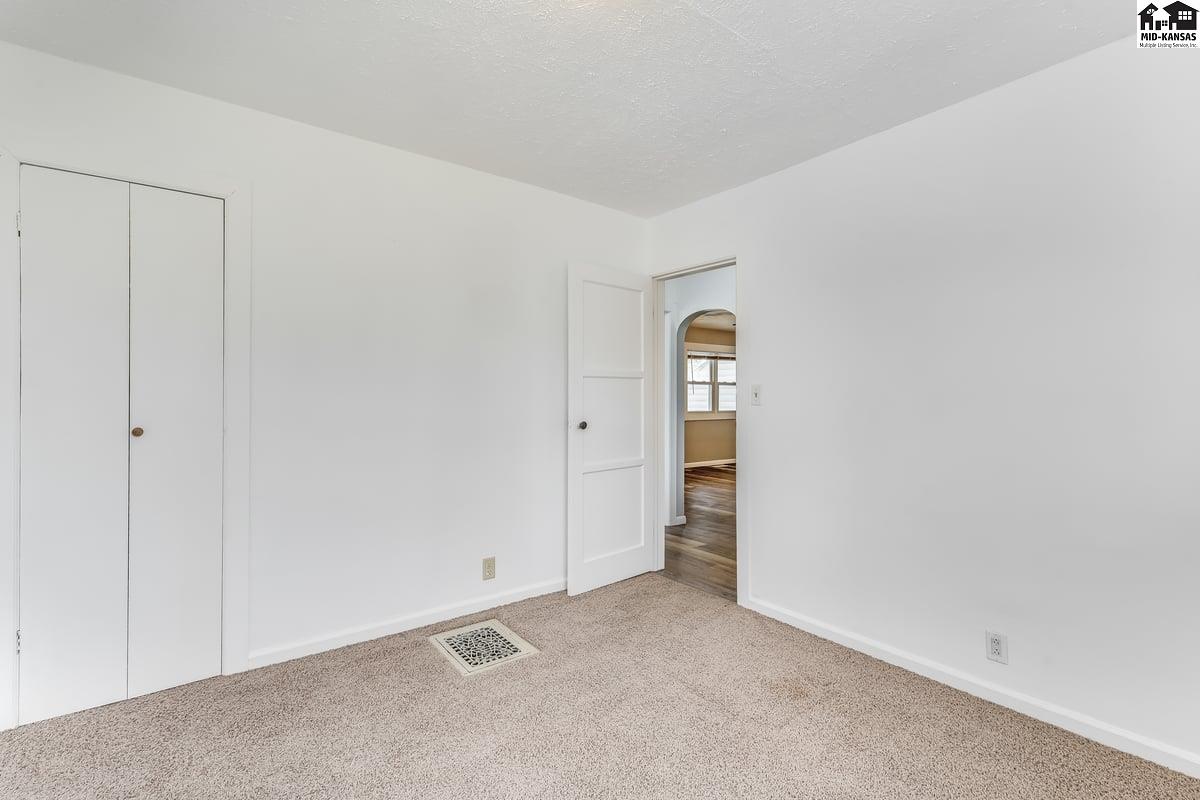 925 E 10th Avenue Hutchinson KS 67501