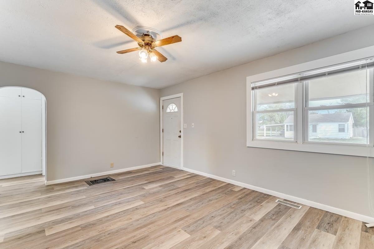 925 E 10th Avenue Hutchinson KS 67501
