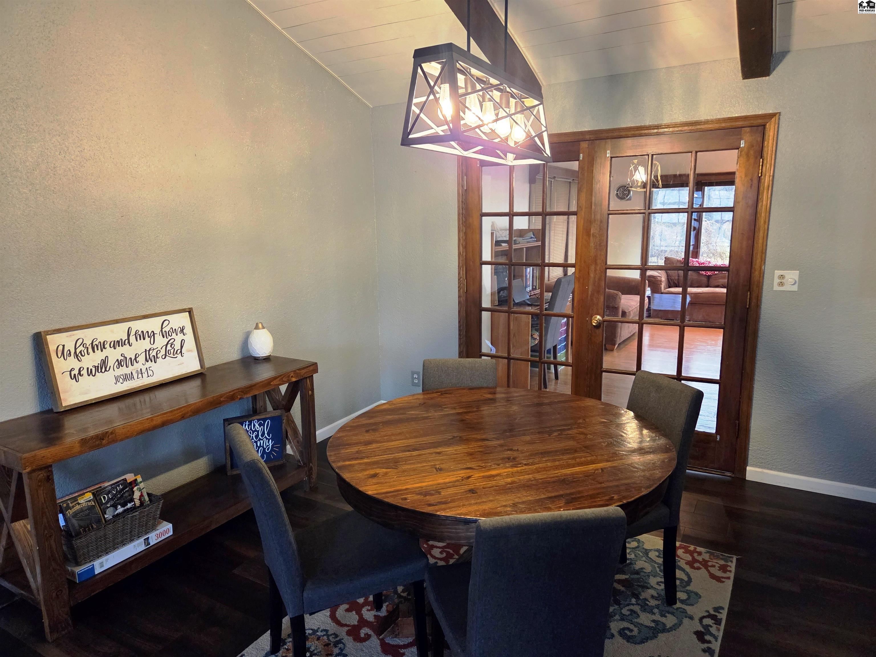 916 W 10th Street Newton KS 67114