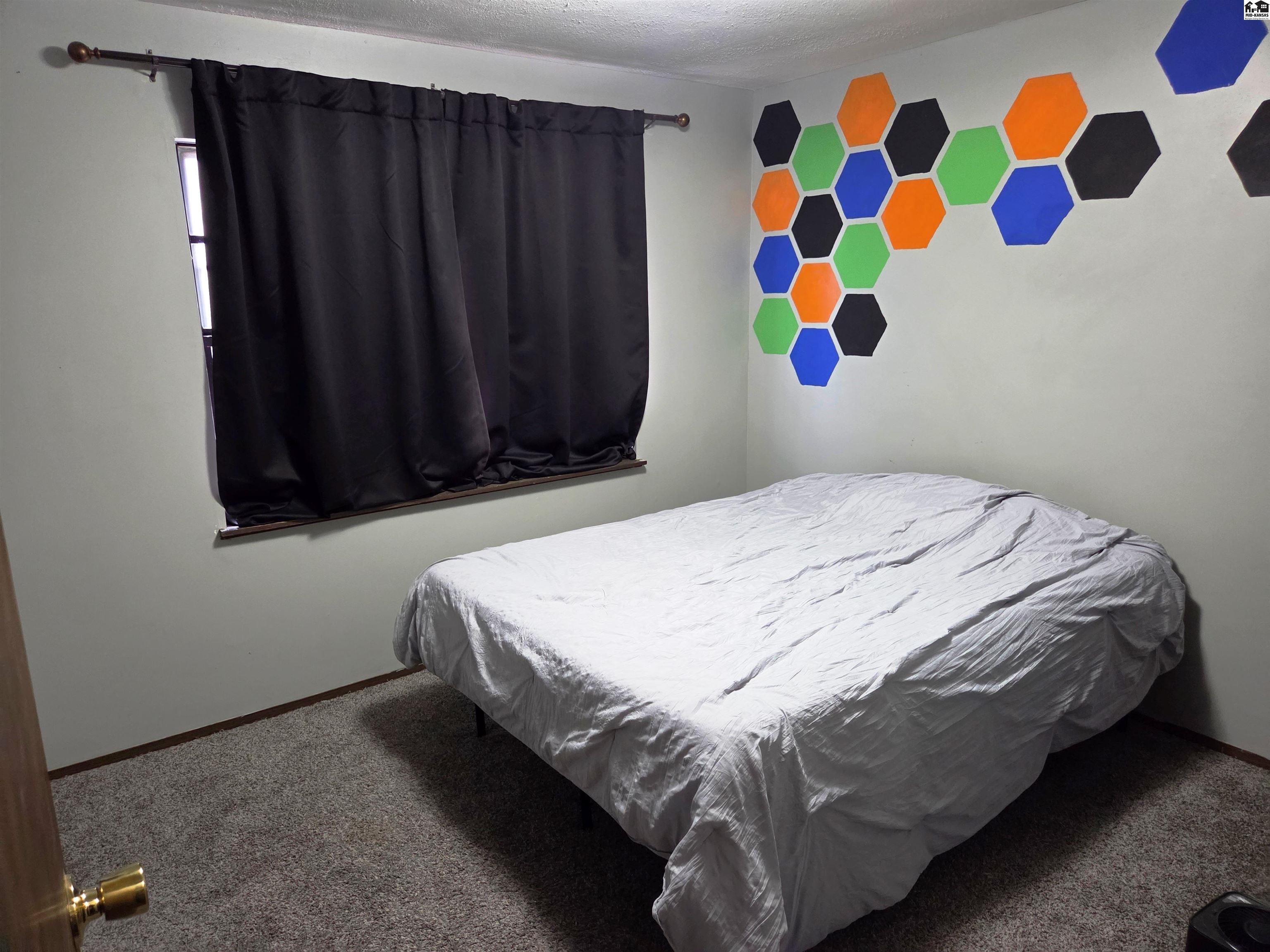 916 W 10th Street Newton KS 67114