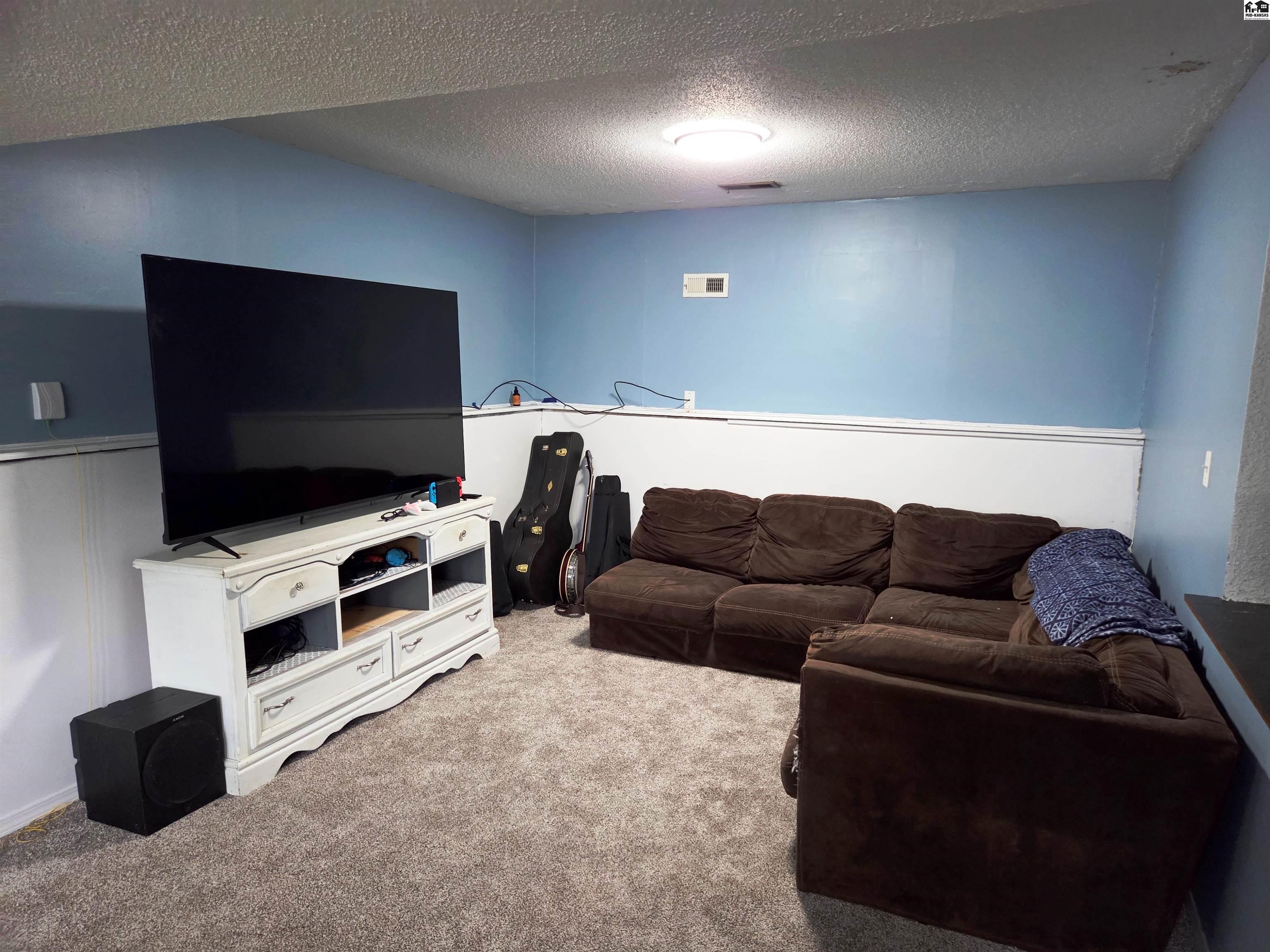 916 W 10th Street Newton KS 67114