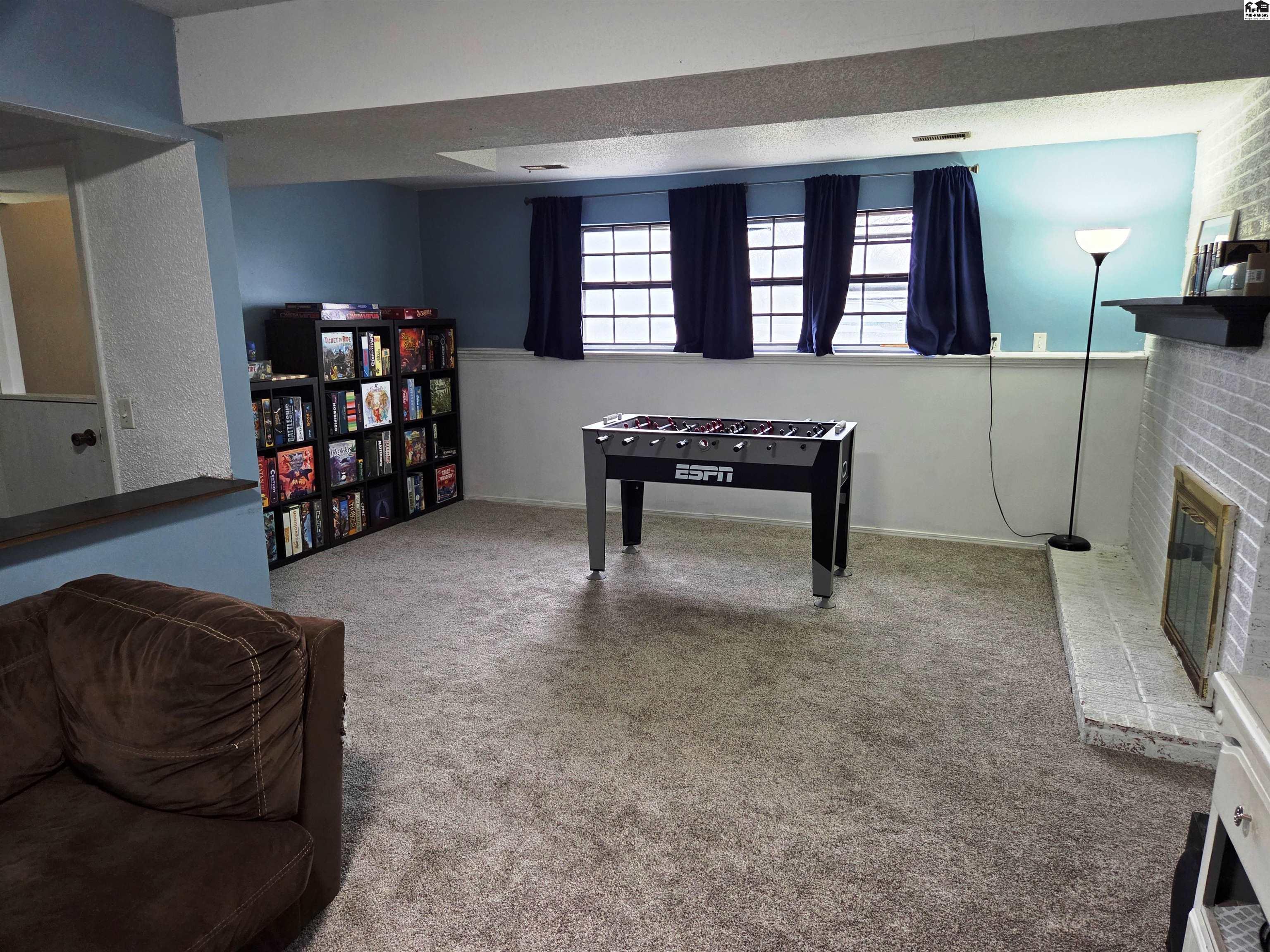 916 W 10th Street Newton KS 67114