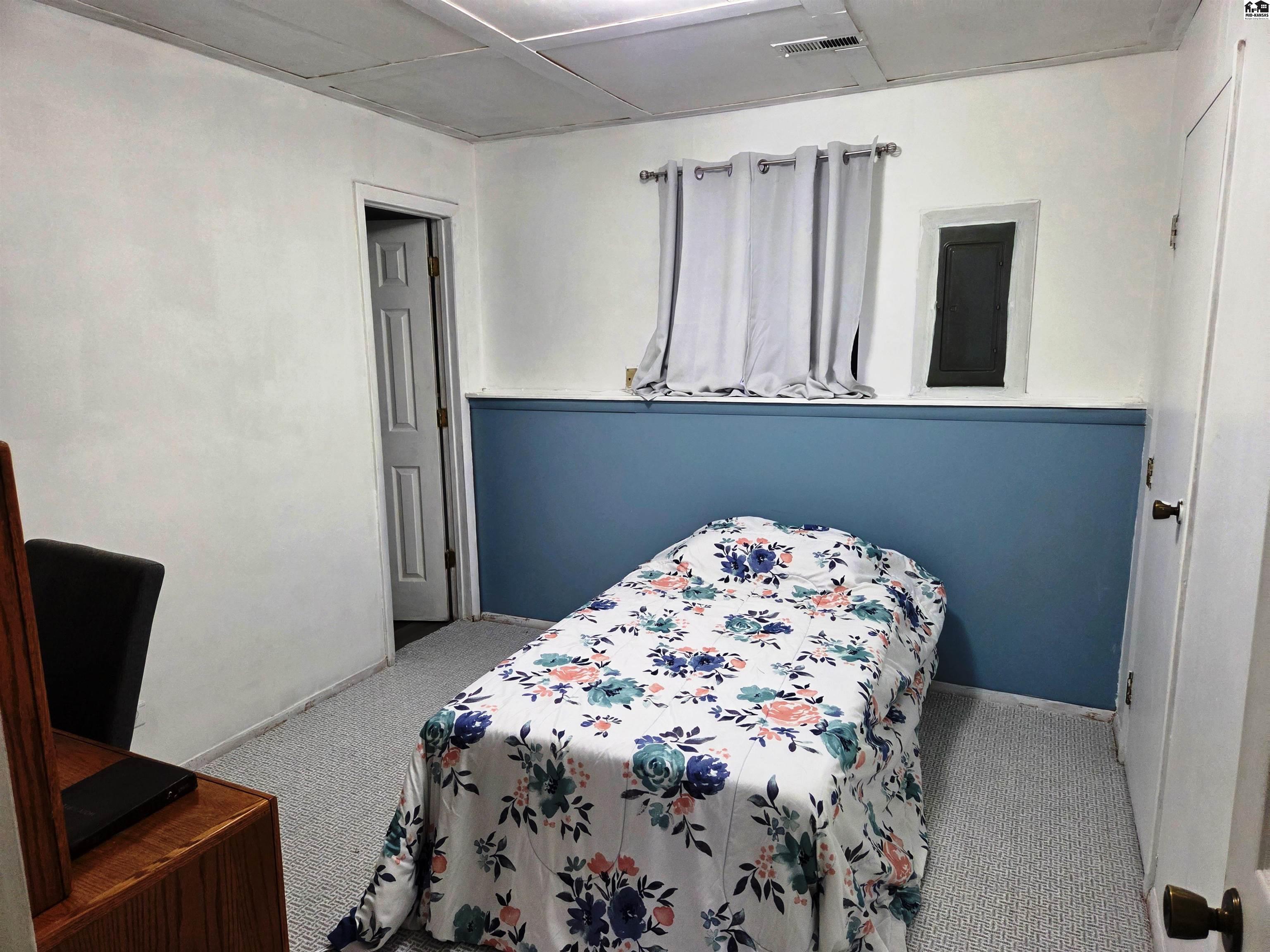 916 W 10th Street Newton KS 67114