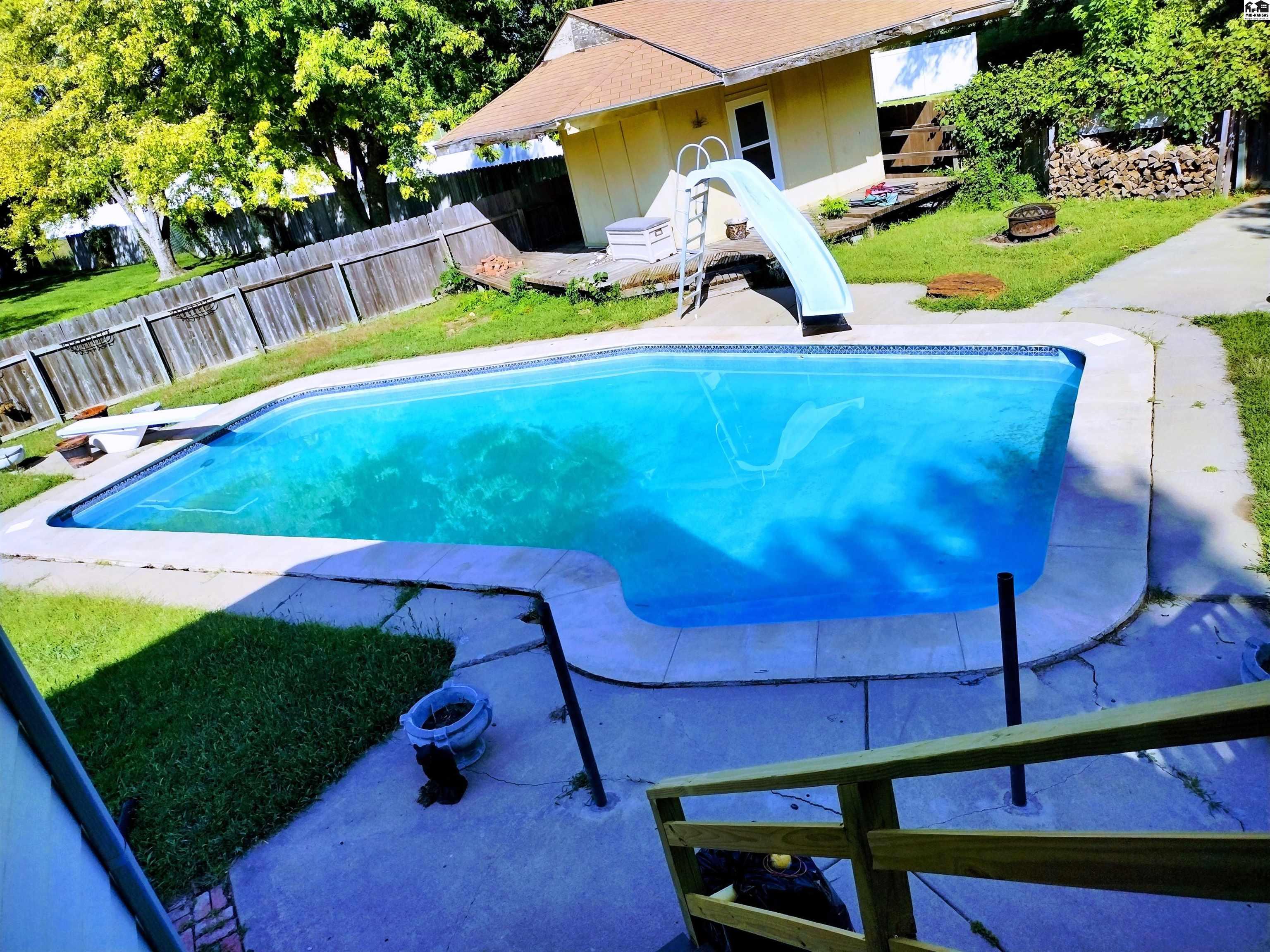 916 W 10th Street Newton KS 67114