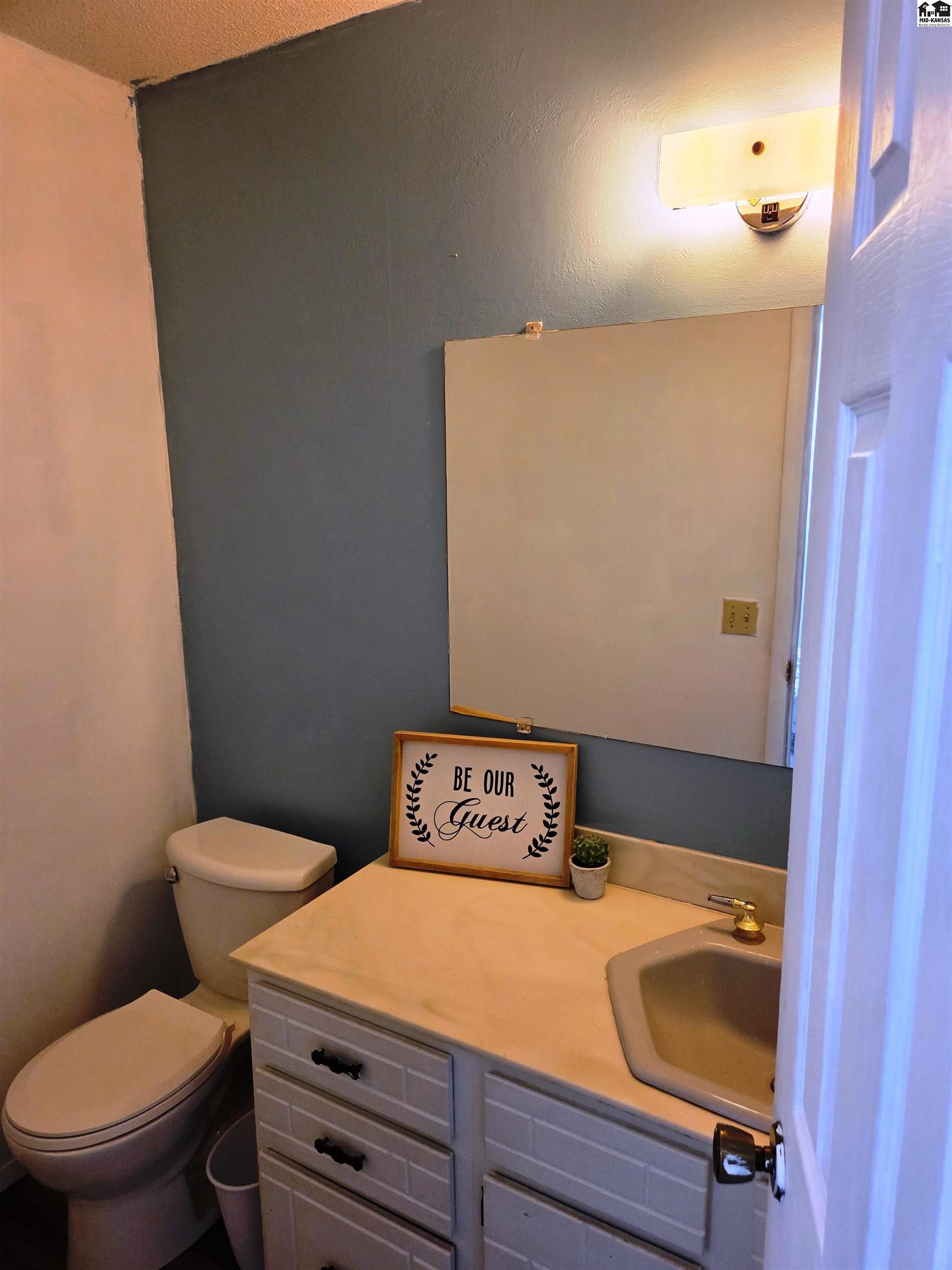 916 W 10th Street Newton KS 67114