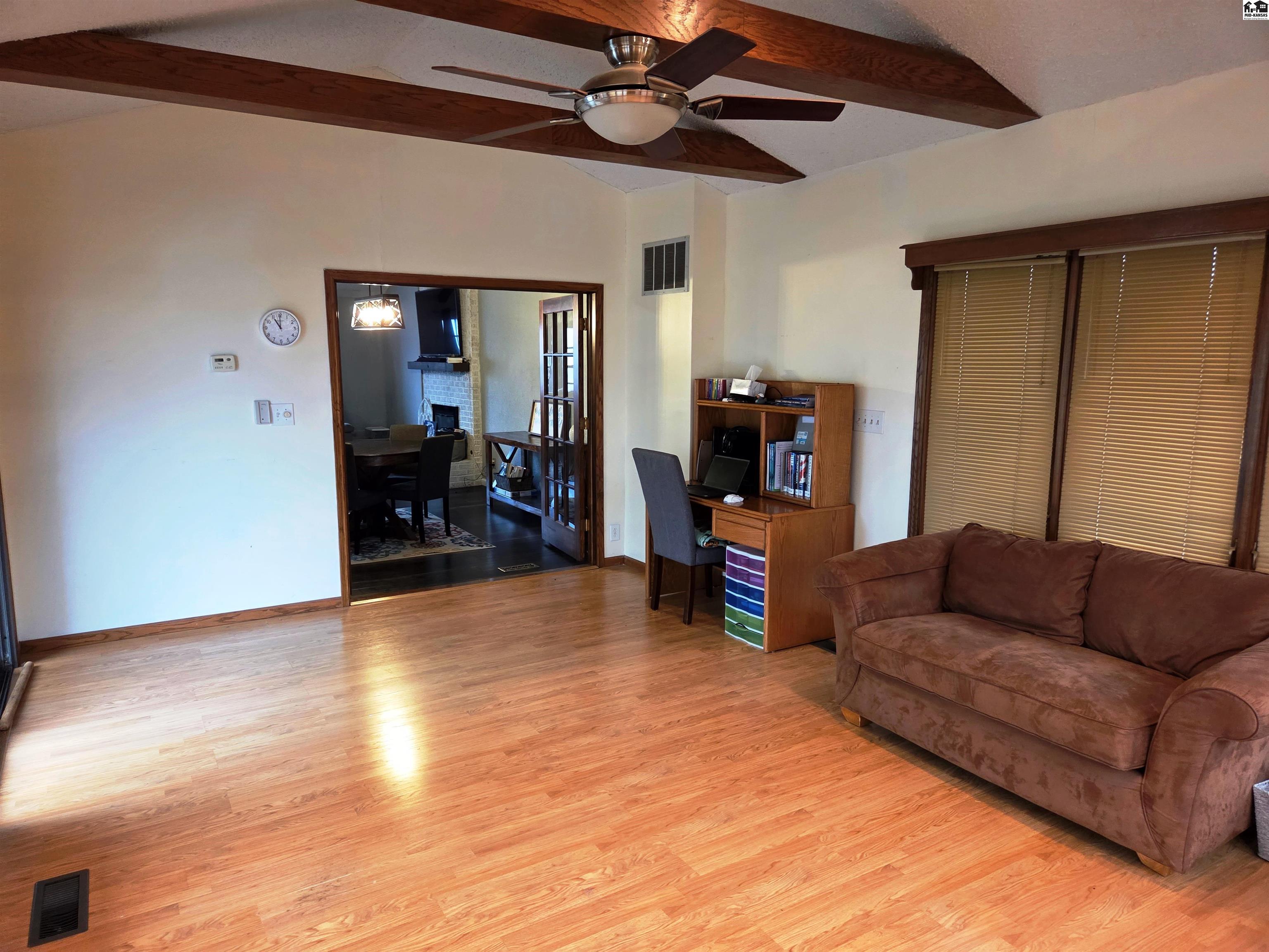 916 W 10th Street Newton KS 67114