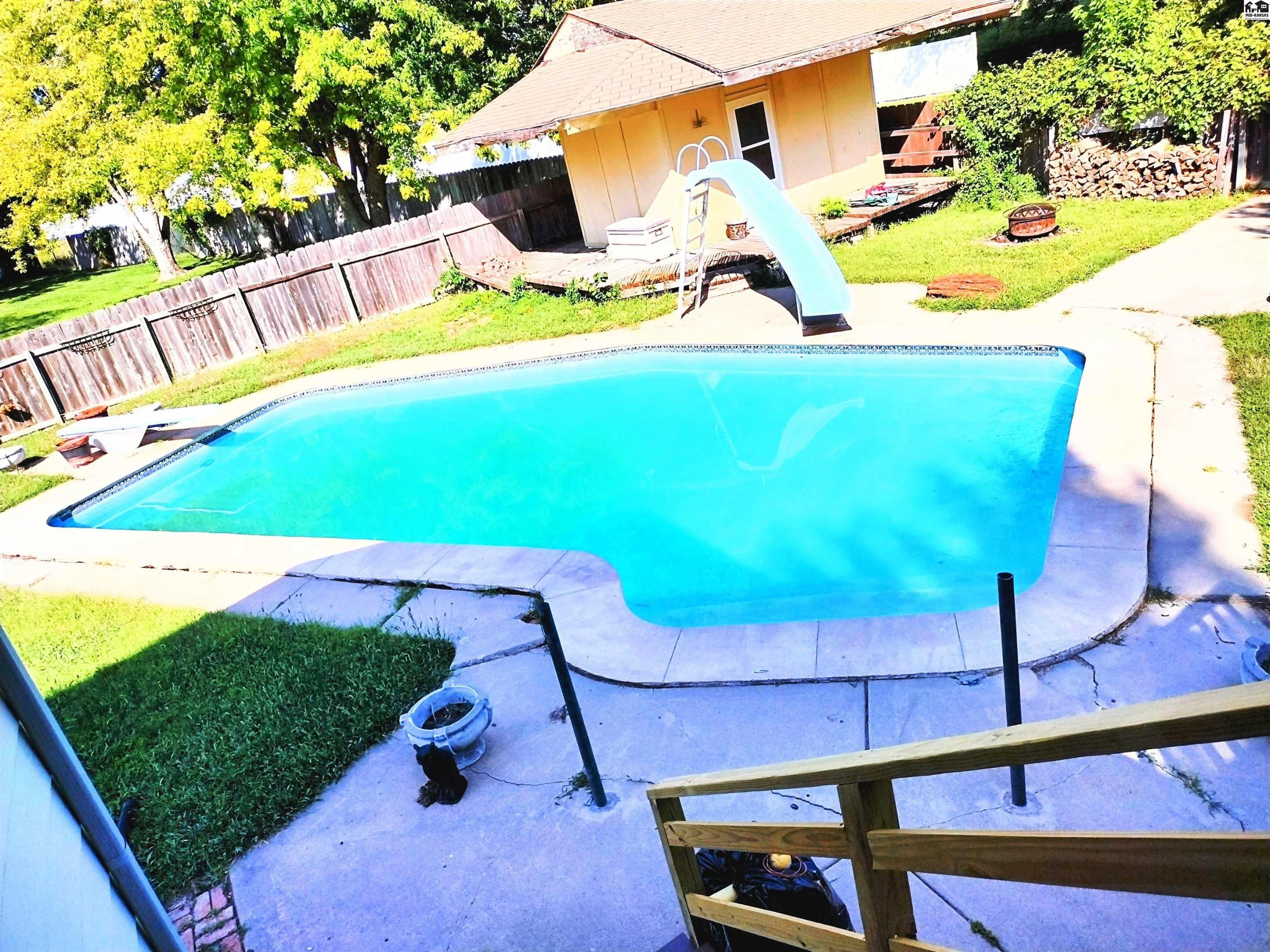 916 W 10th Street Newton KS 67114