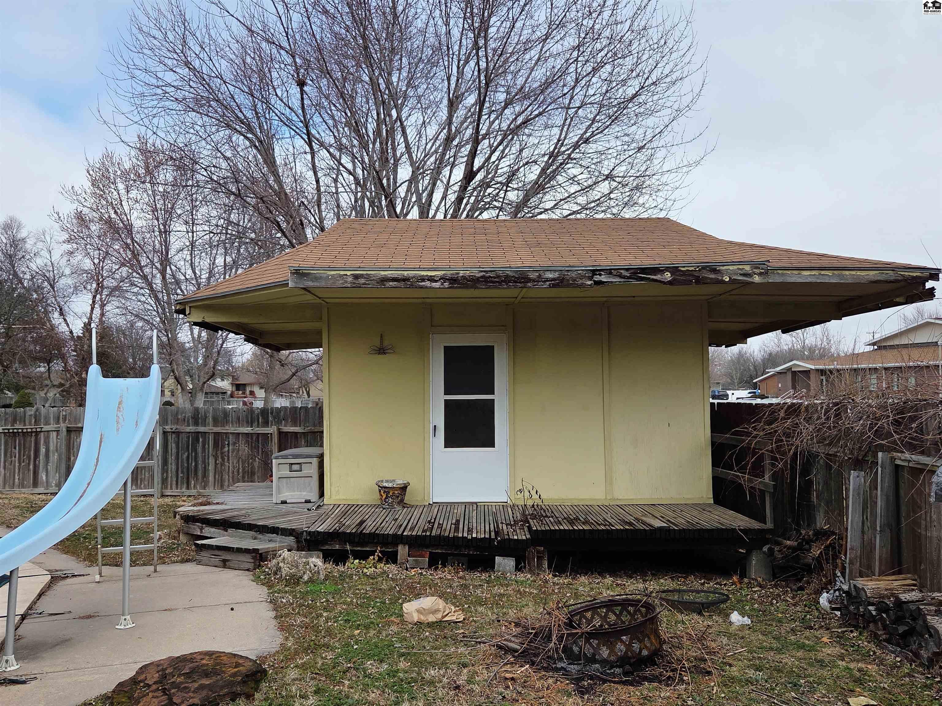 916 W 10th Street Newton KS 67114