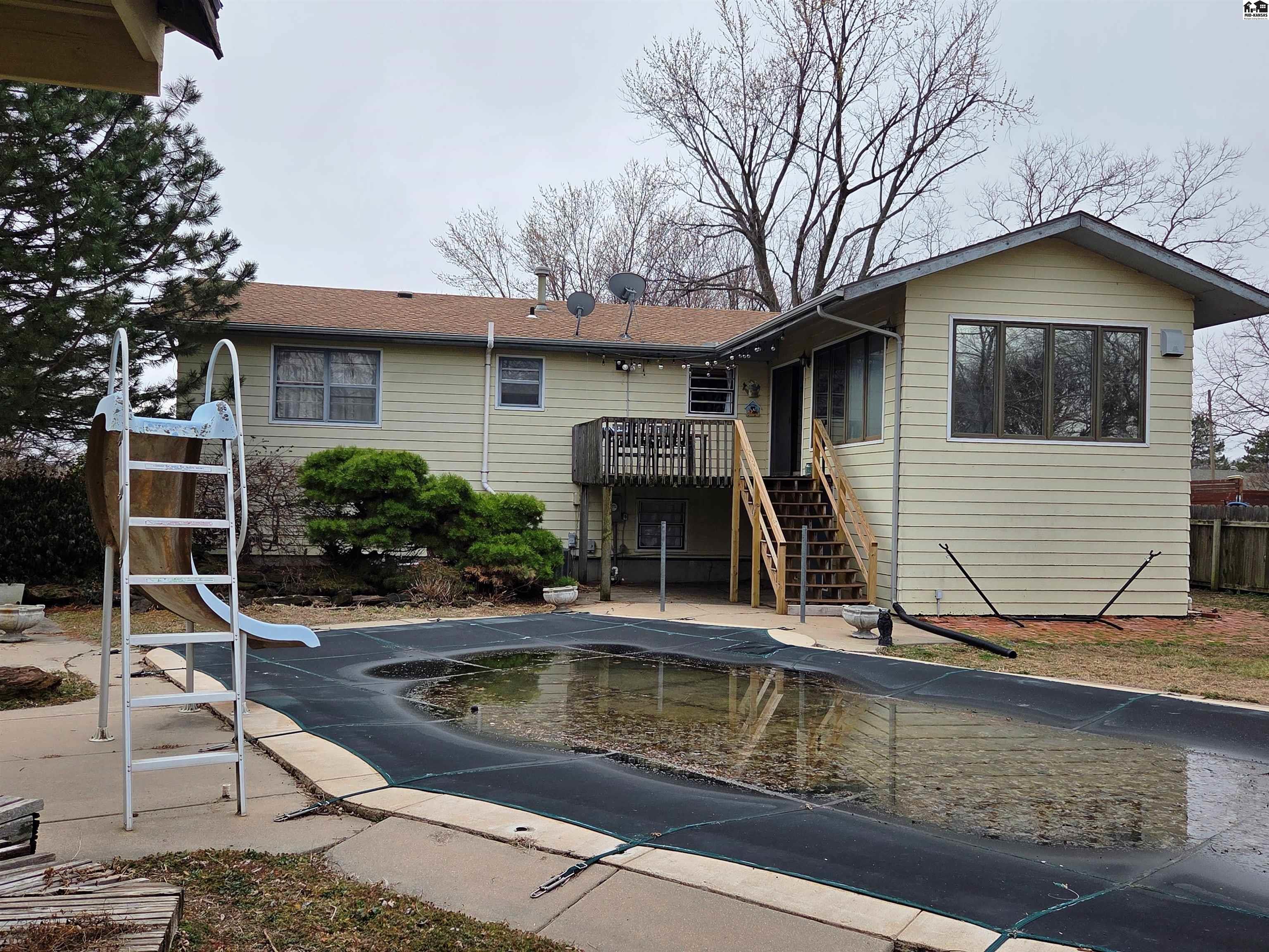 916 W 10th Street Newton KS 67114