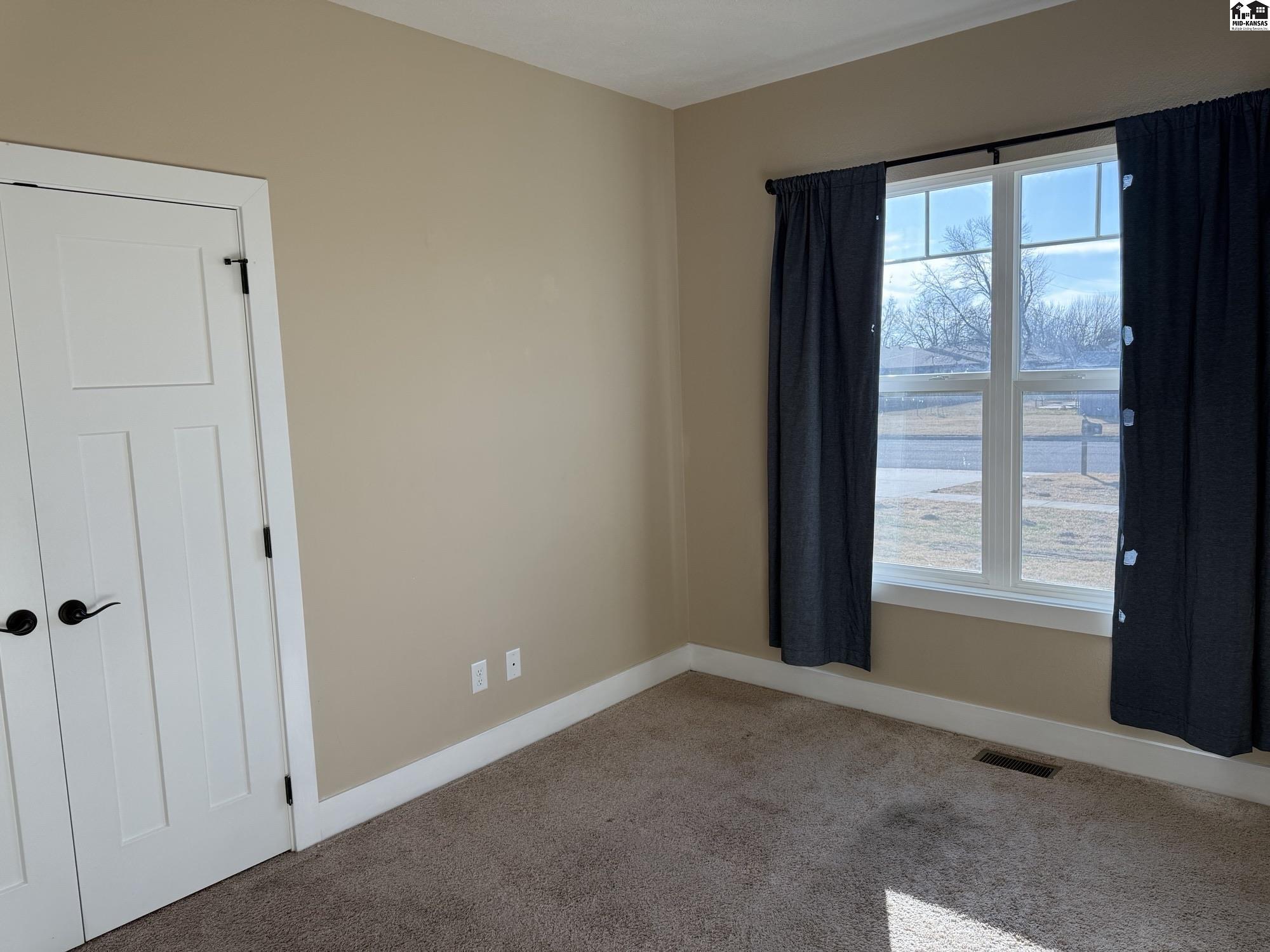 1008 Robert Street Hutchinson KS 67502