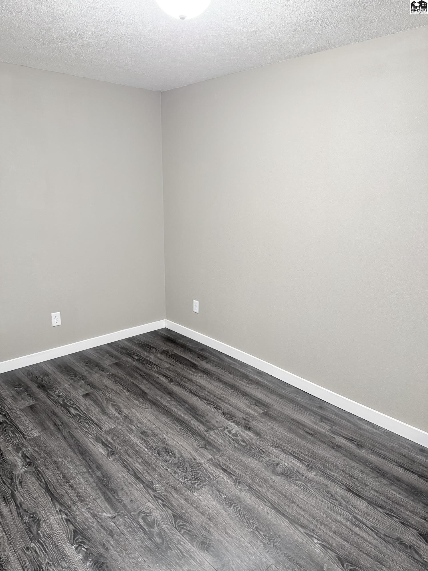 1008 Robert Street Hutchinson KS 67502