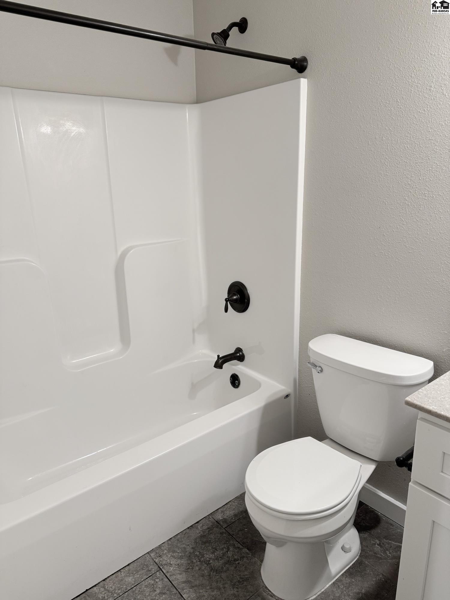 1008 Robert Street Hutchinson KS 67502