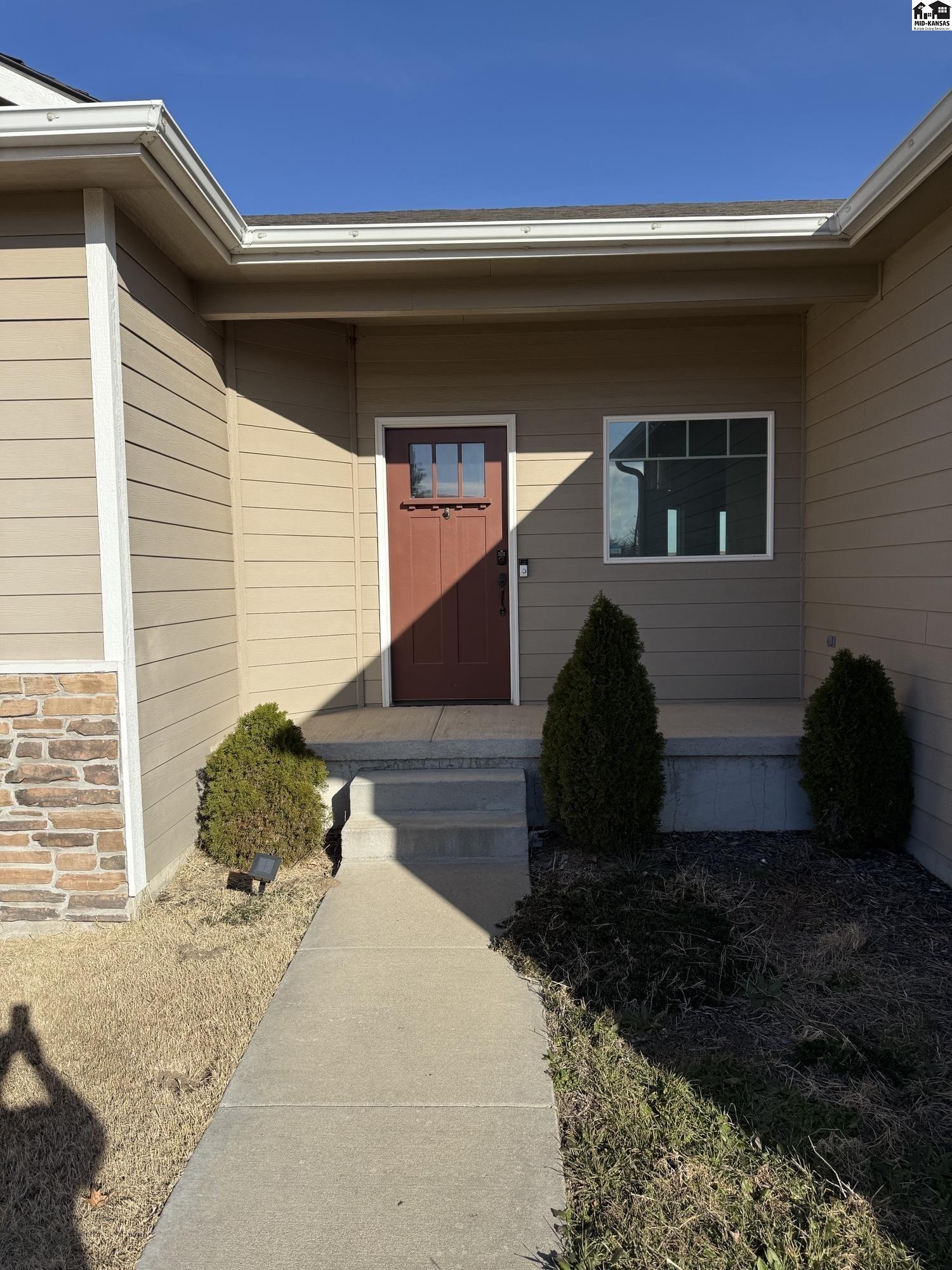 1008 Robert Street Hutchinson KS 67502