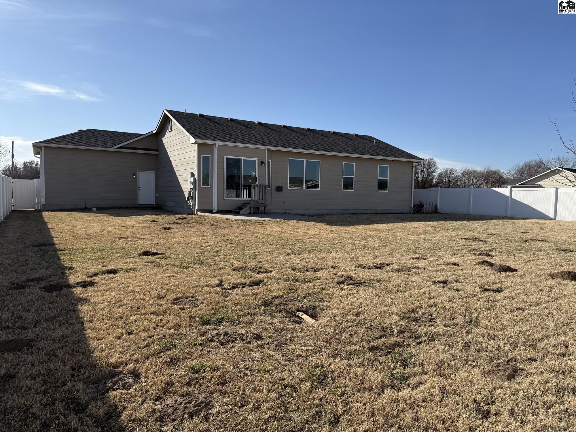 1008 Robert Street Hutchinson KS 67502