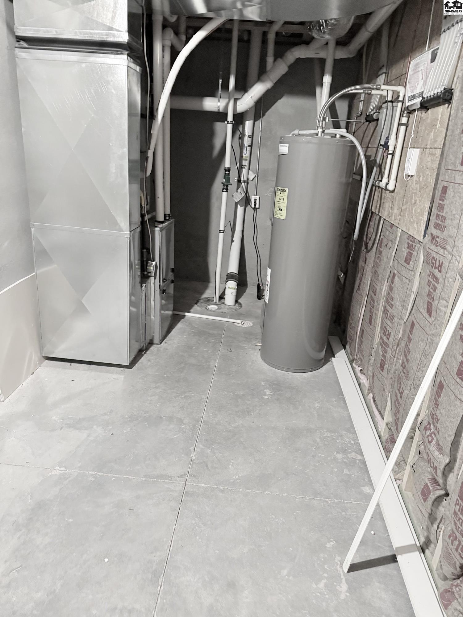 1008 Robert Street Hutchinson KS 67502