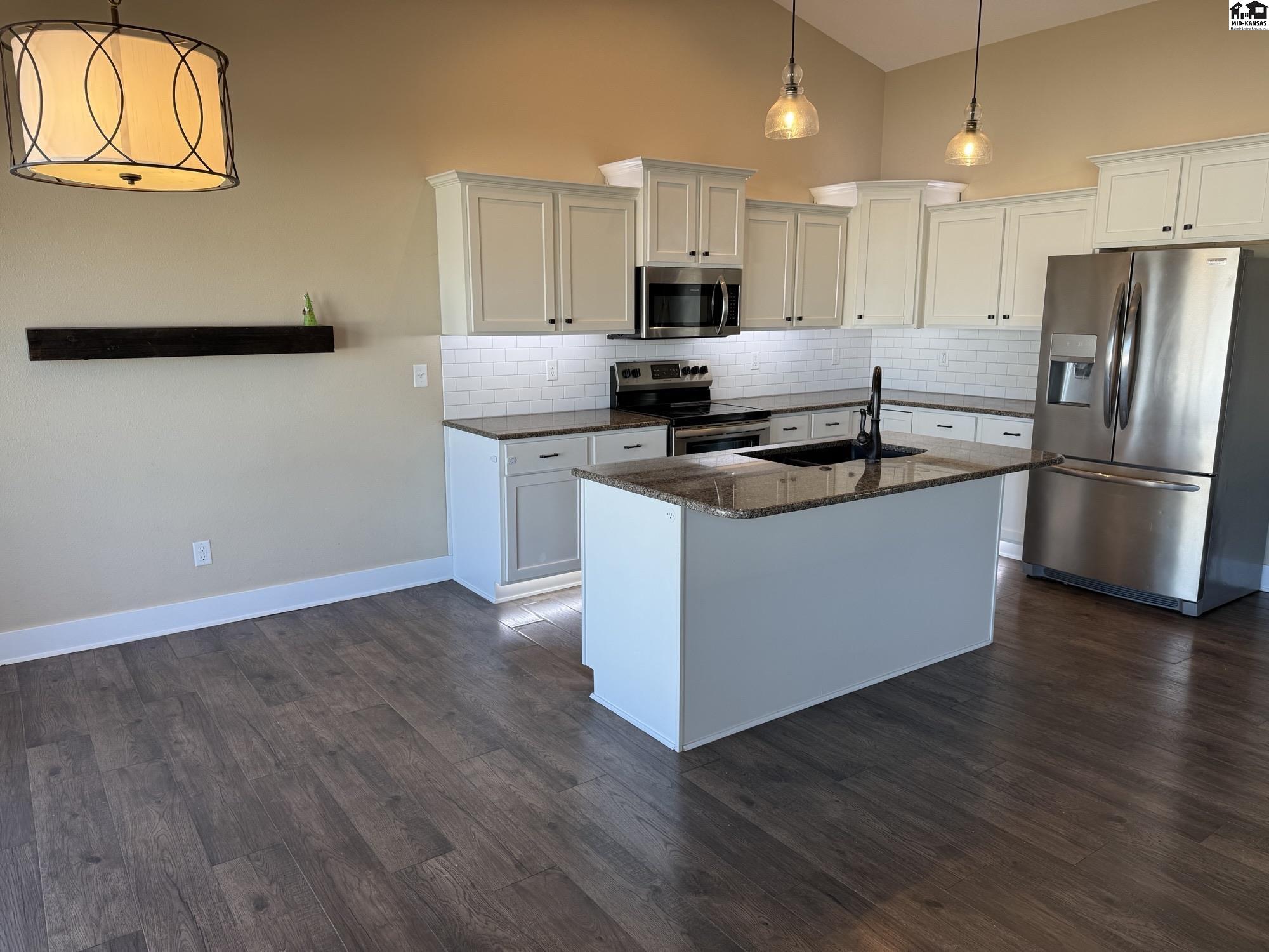 1008 Robert Street Hutchinson KS 67502