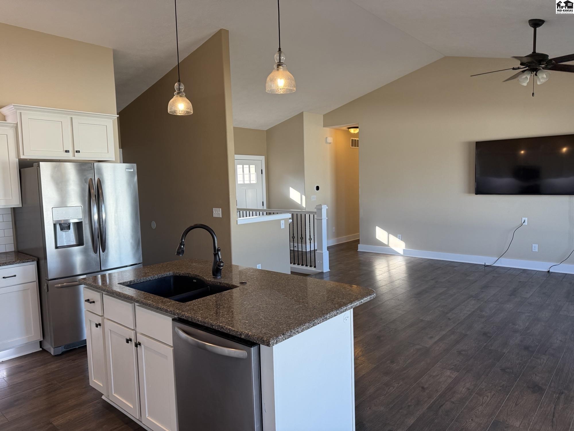 1008 Robert Street Hutchinson KS 67502