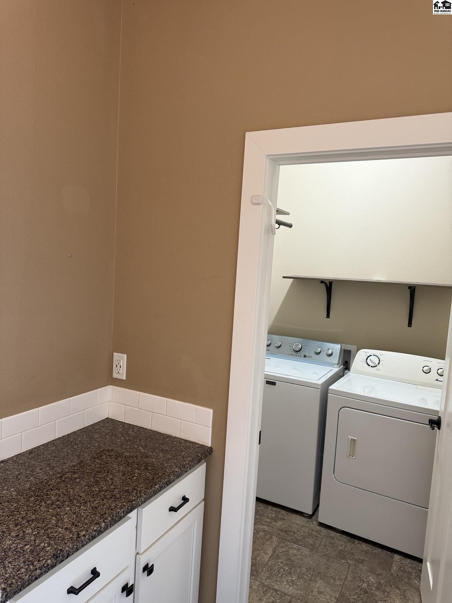 1008 Robert Street Hutchinson KS 67502