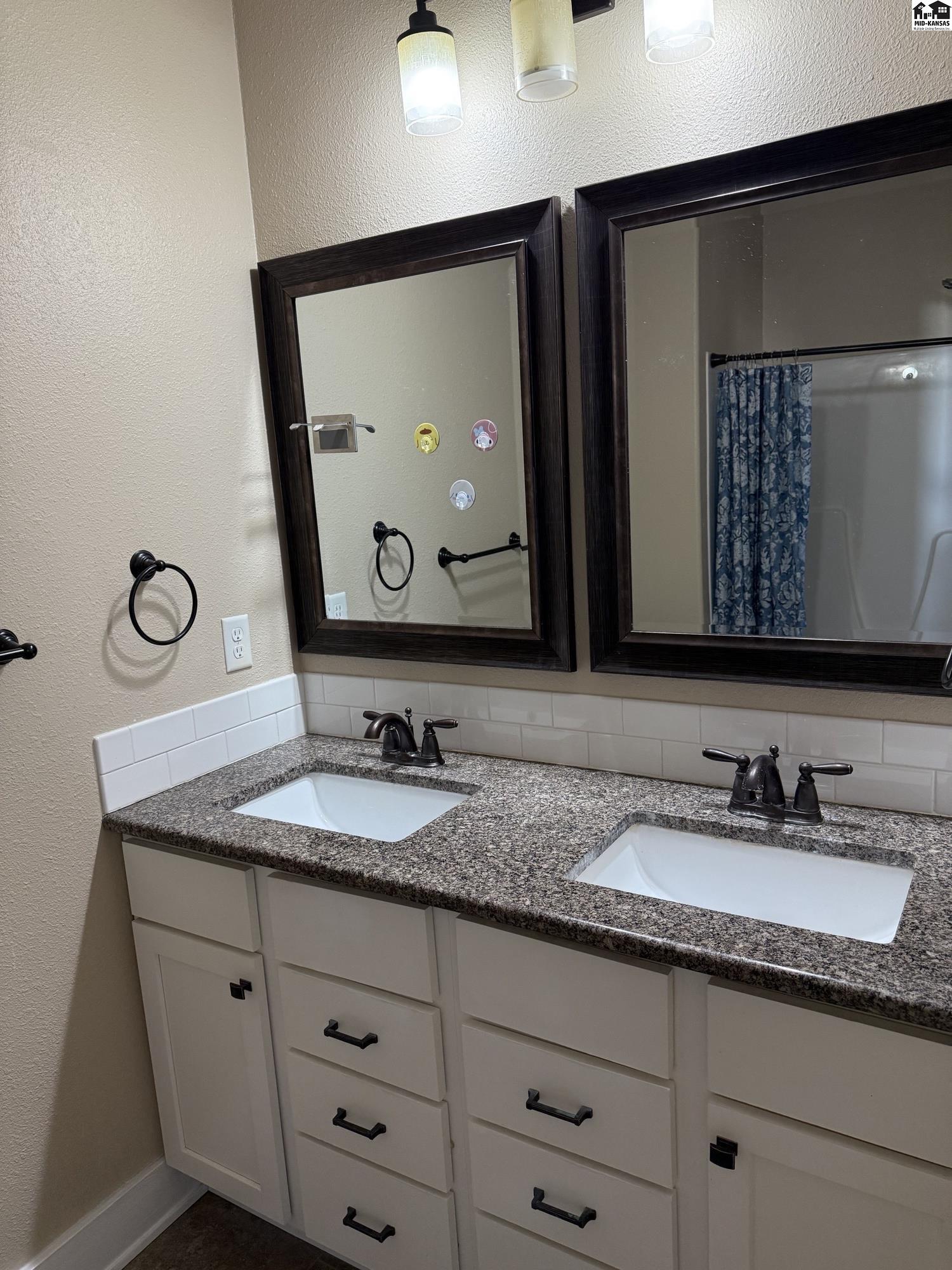 1008 Robert Street Hutchinson KS 67502