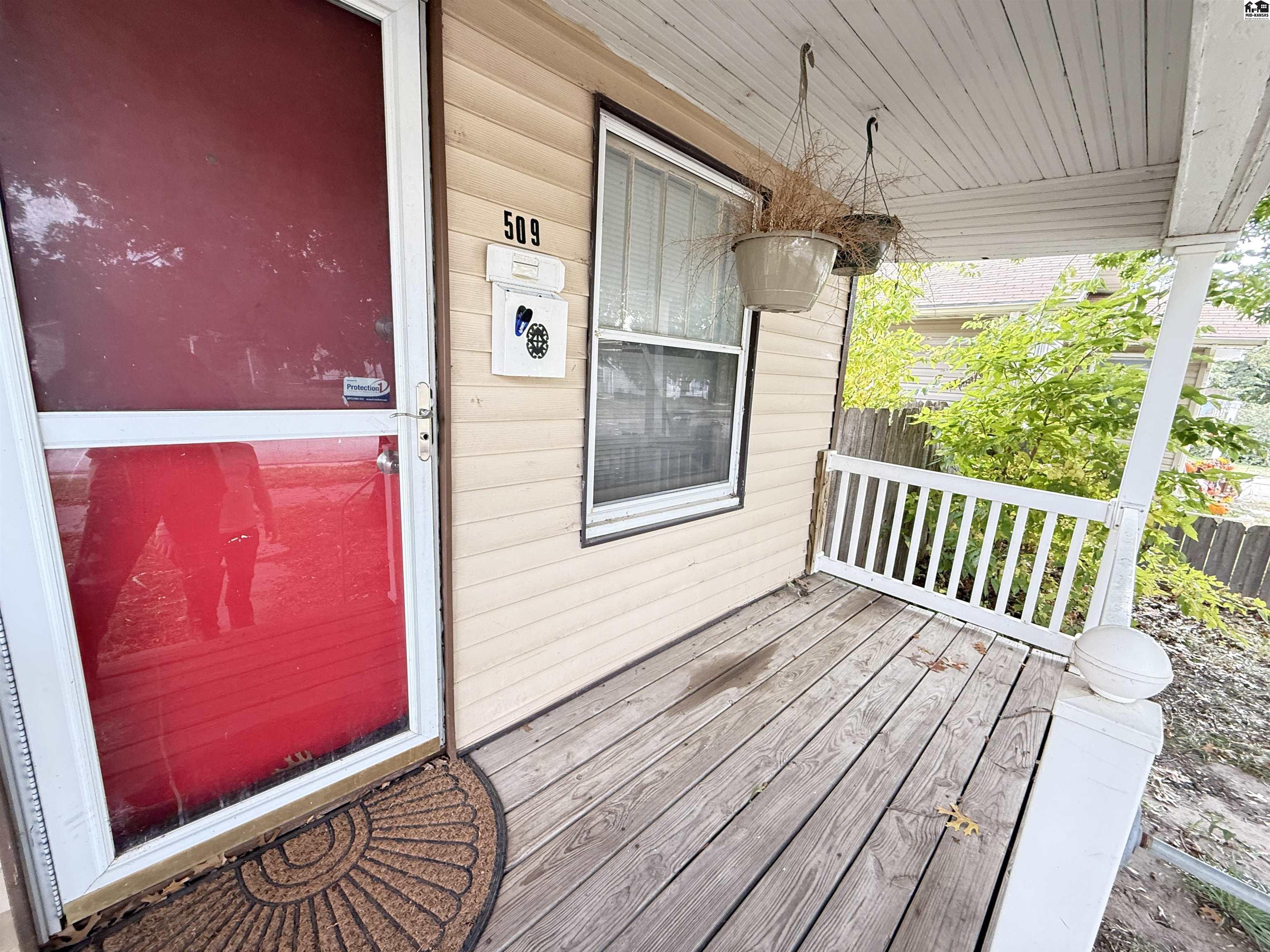 509 E 10th Avenue Hutchinson KS 67501