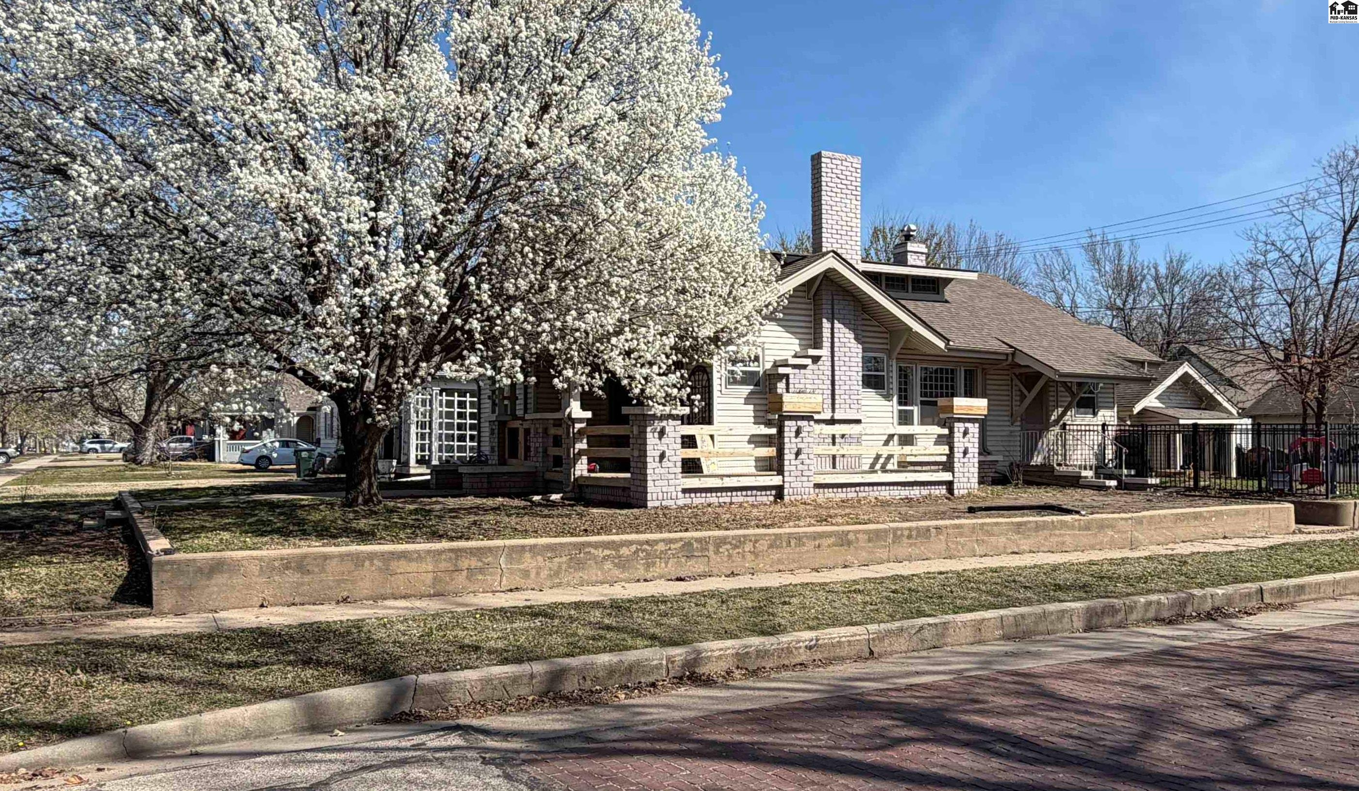 301 E 17th Avenue Hutchinson KS 67501