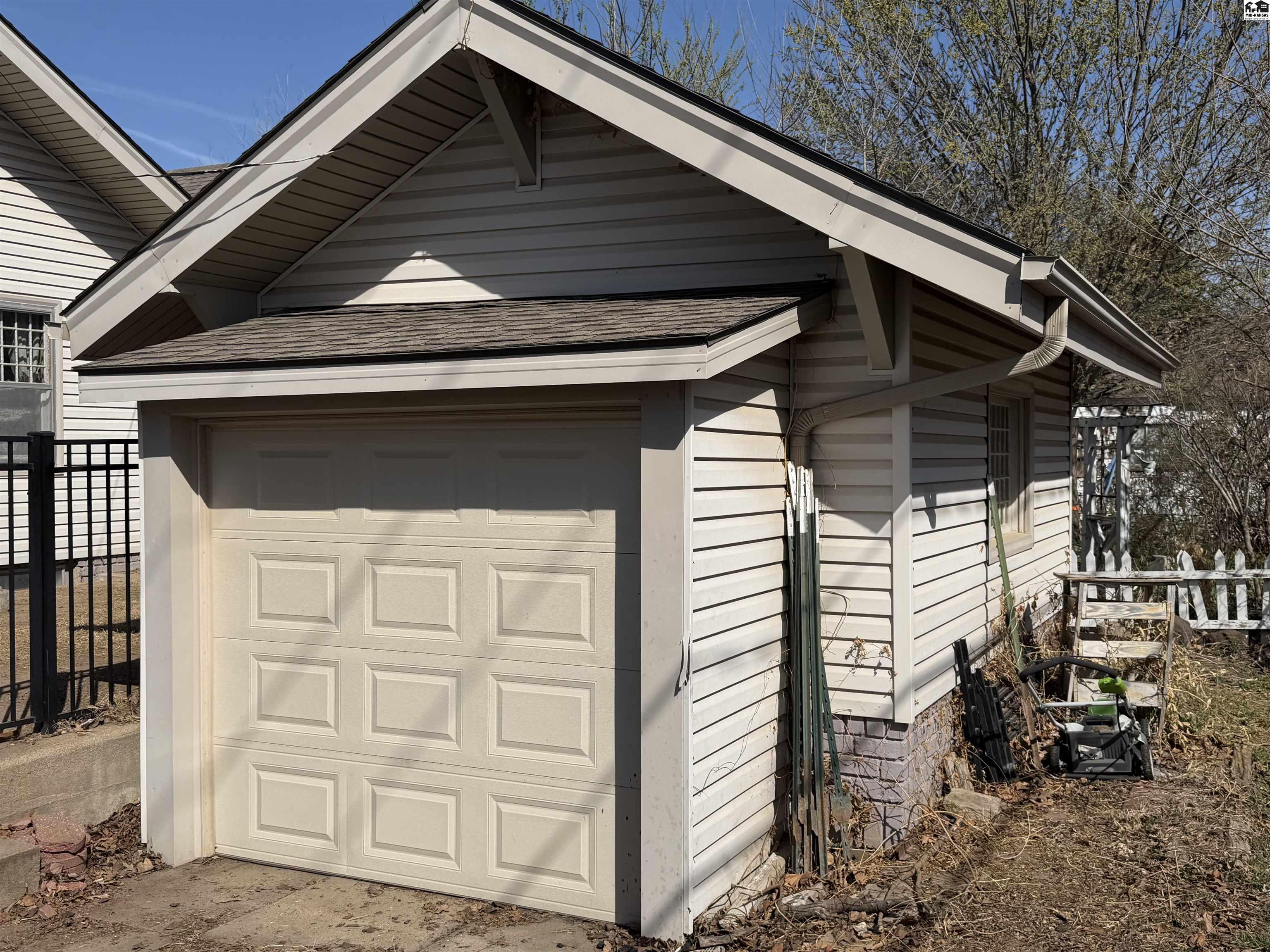 301 E 17th Avenue Hutchinson KS 67501