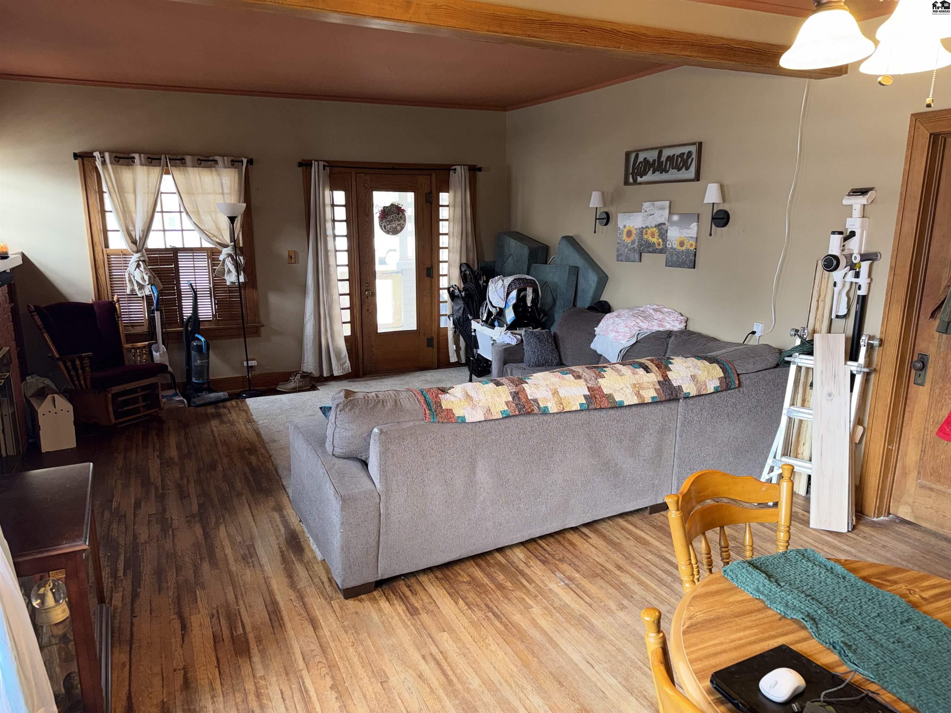 301 E 17th Avenue Hutchinson KS 67501