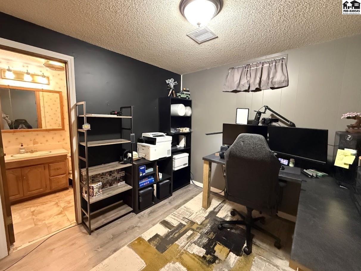 551 S Oak Street Mcpherson KS 67460