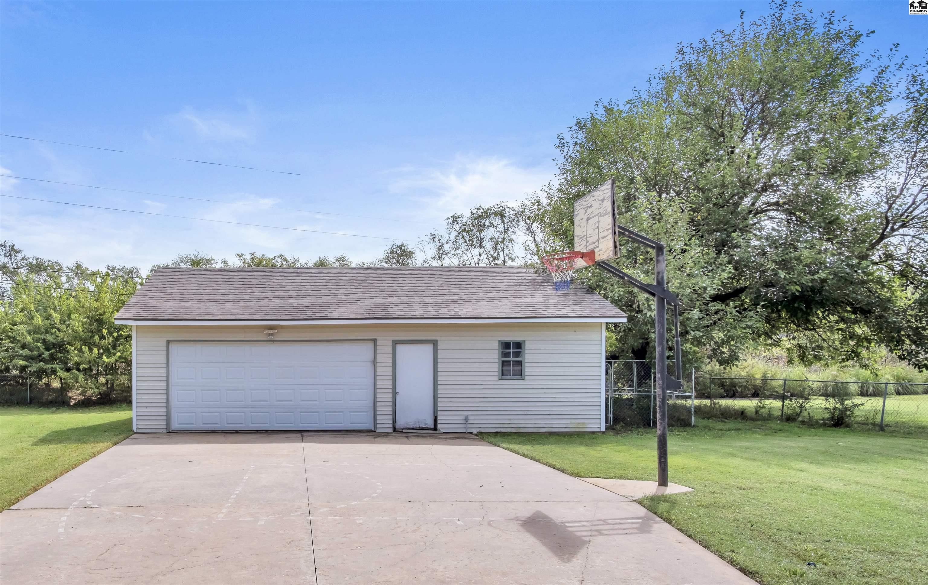 942 Sycamore Place Mcpherson KS 67460