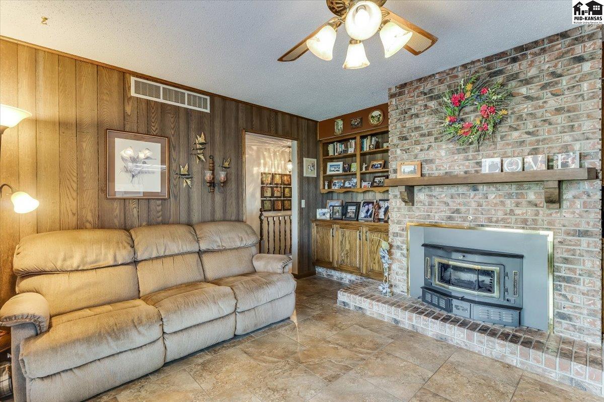 10 N Stadium Street Haven KS 67543