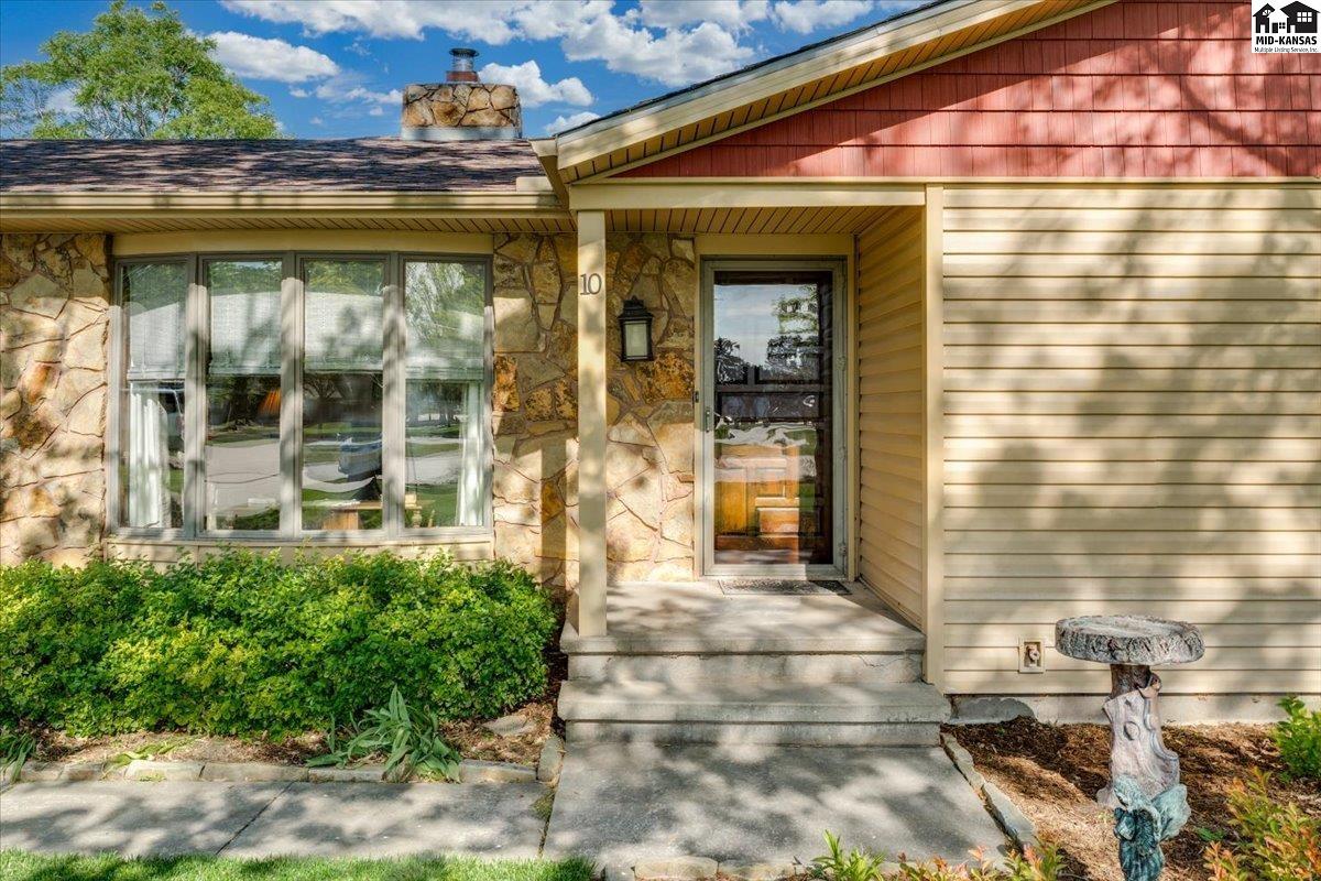 10 N Stadium Street Haven KS 67543