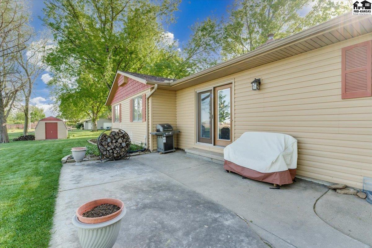 10 N Stadium Street Haven KS 67543