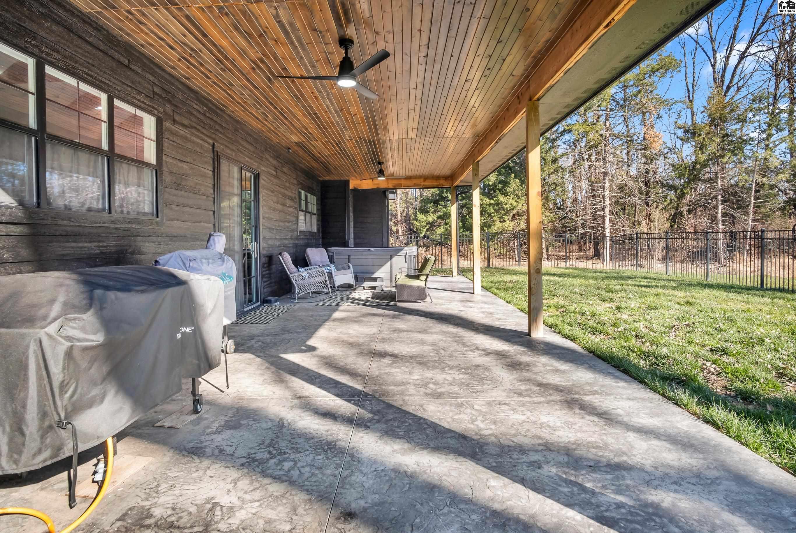 10606 Wildwood Drive Hutchinson KS 67502