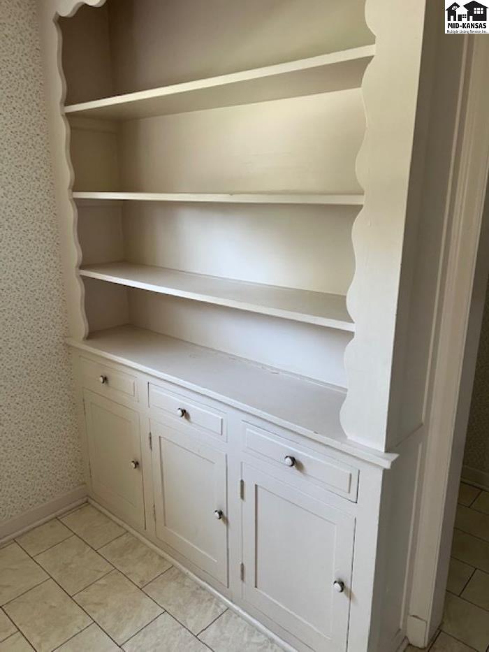 116 W 19th Avenue Hutchinson KS 67502