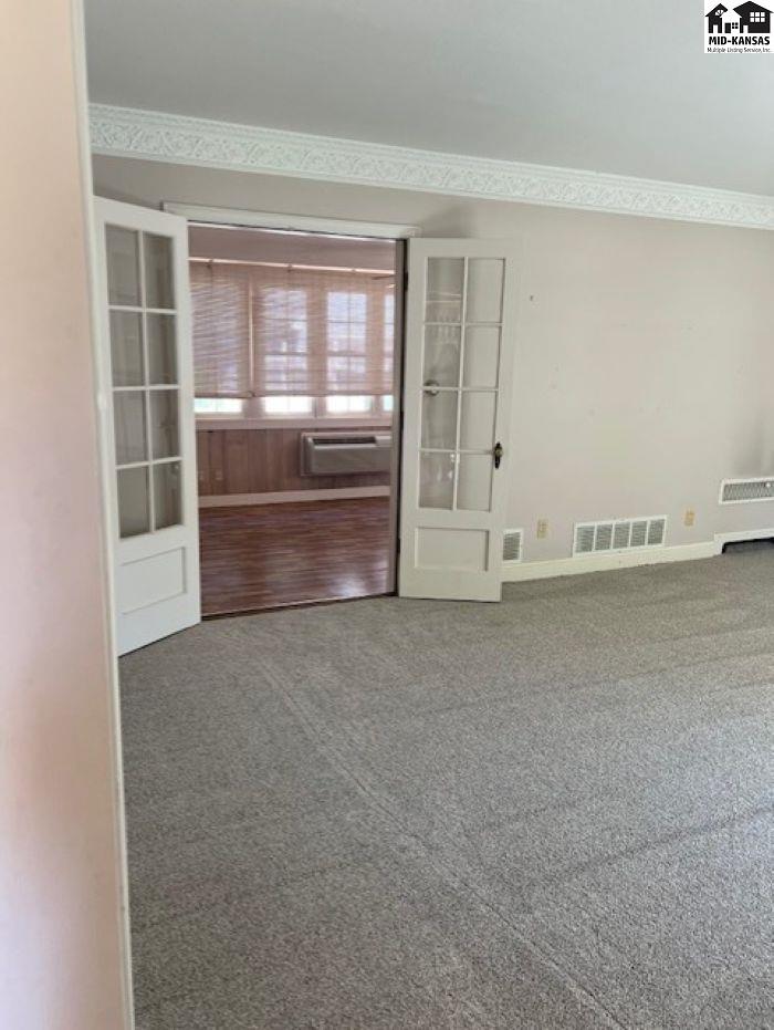 116 W 19th Avenue Hutchinson KS 67502