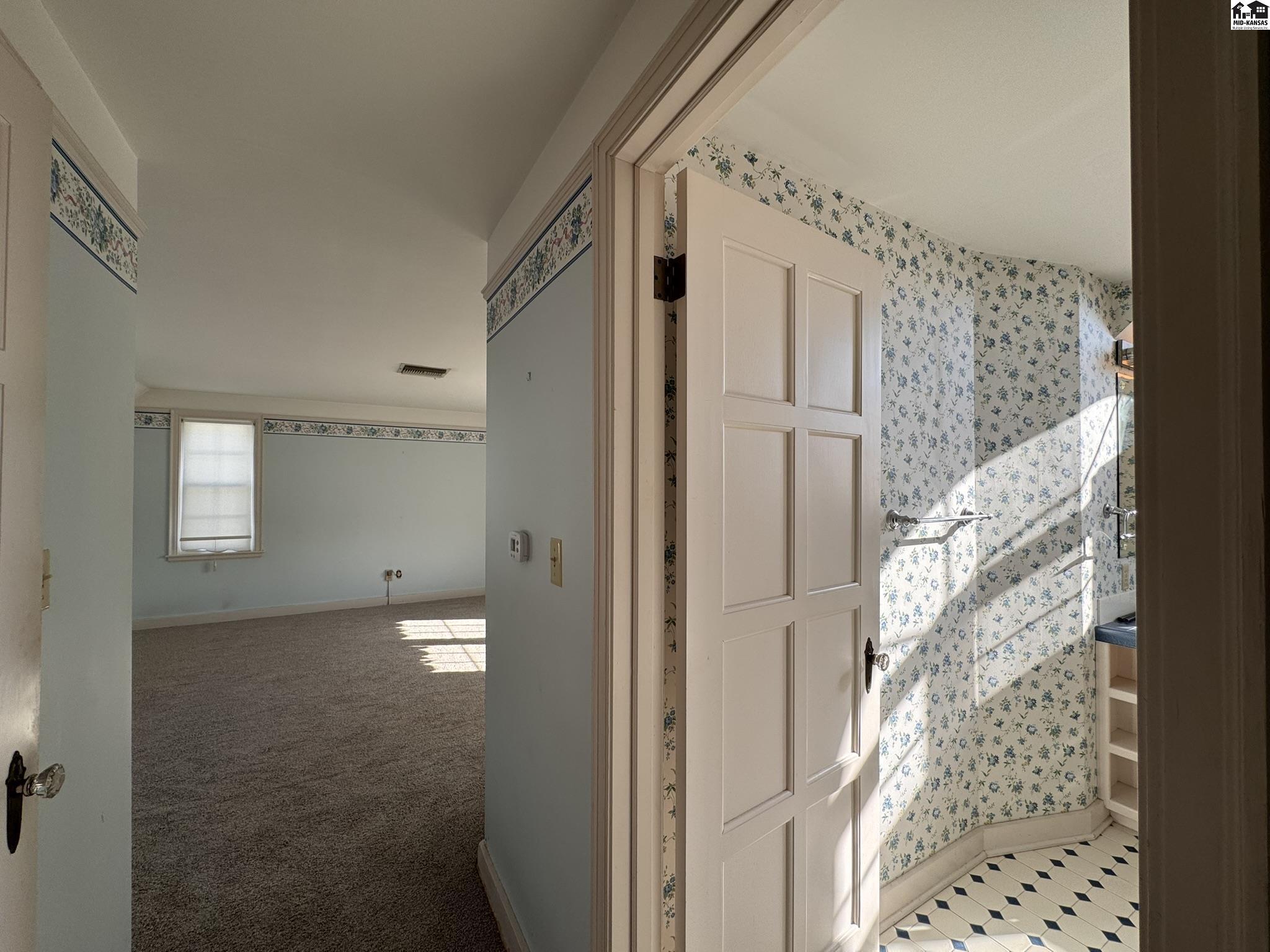 116 W 19th Avenue Hutchinson KS 67502