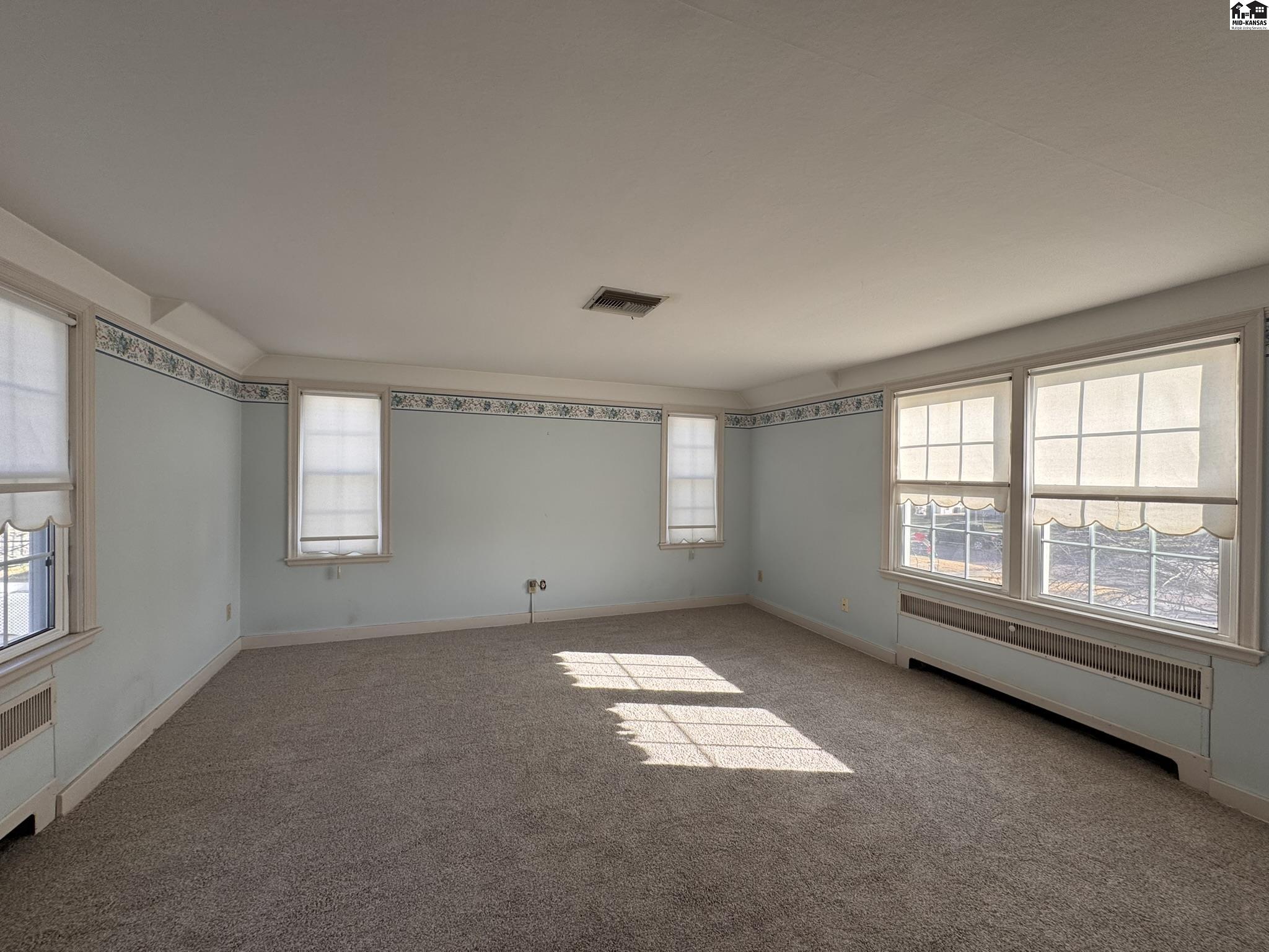 116 W 19th Avenue Hutchinson KS 67502