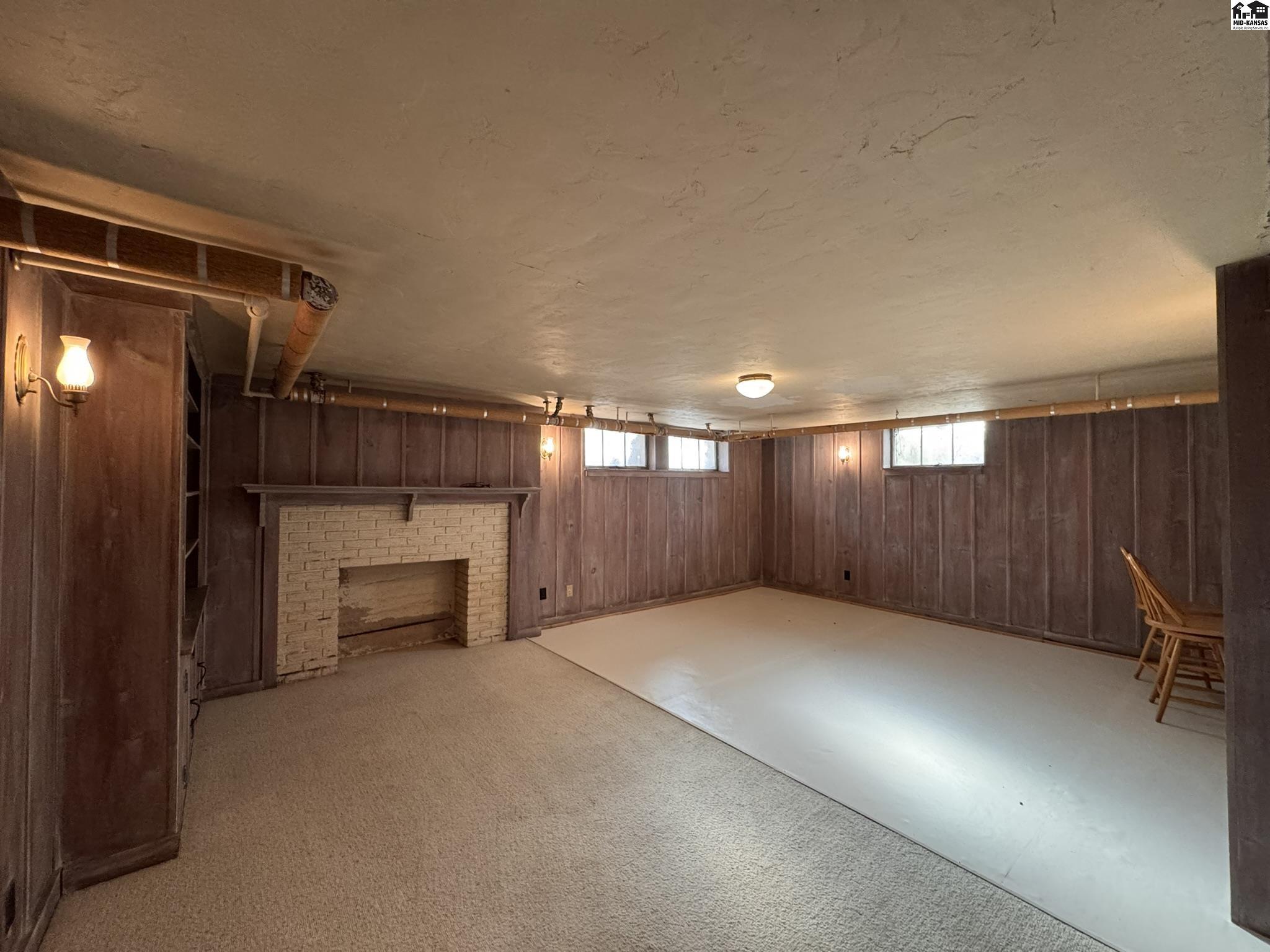 116 W 19th Avenue Hutchinson KS 67502