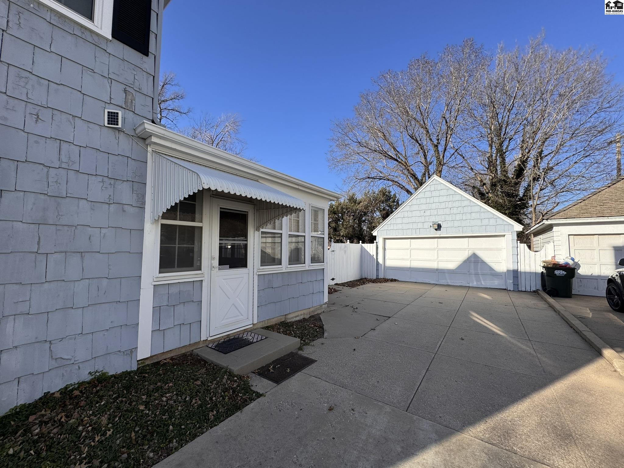 116 W 19th Avenue Hutchinson KS 67502