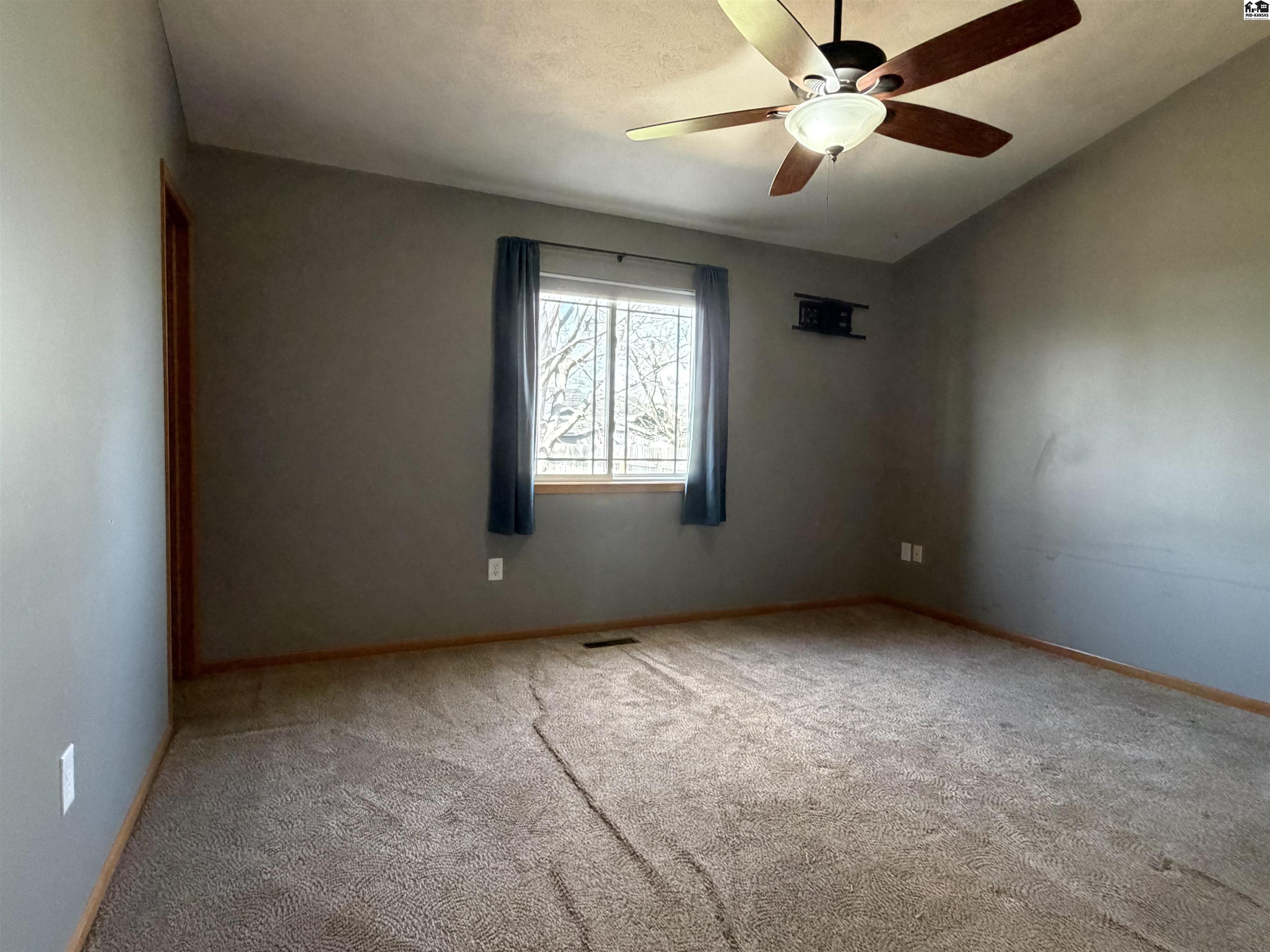 302 E 37th Avenue Hutchinson KS 67502
