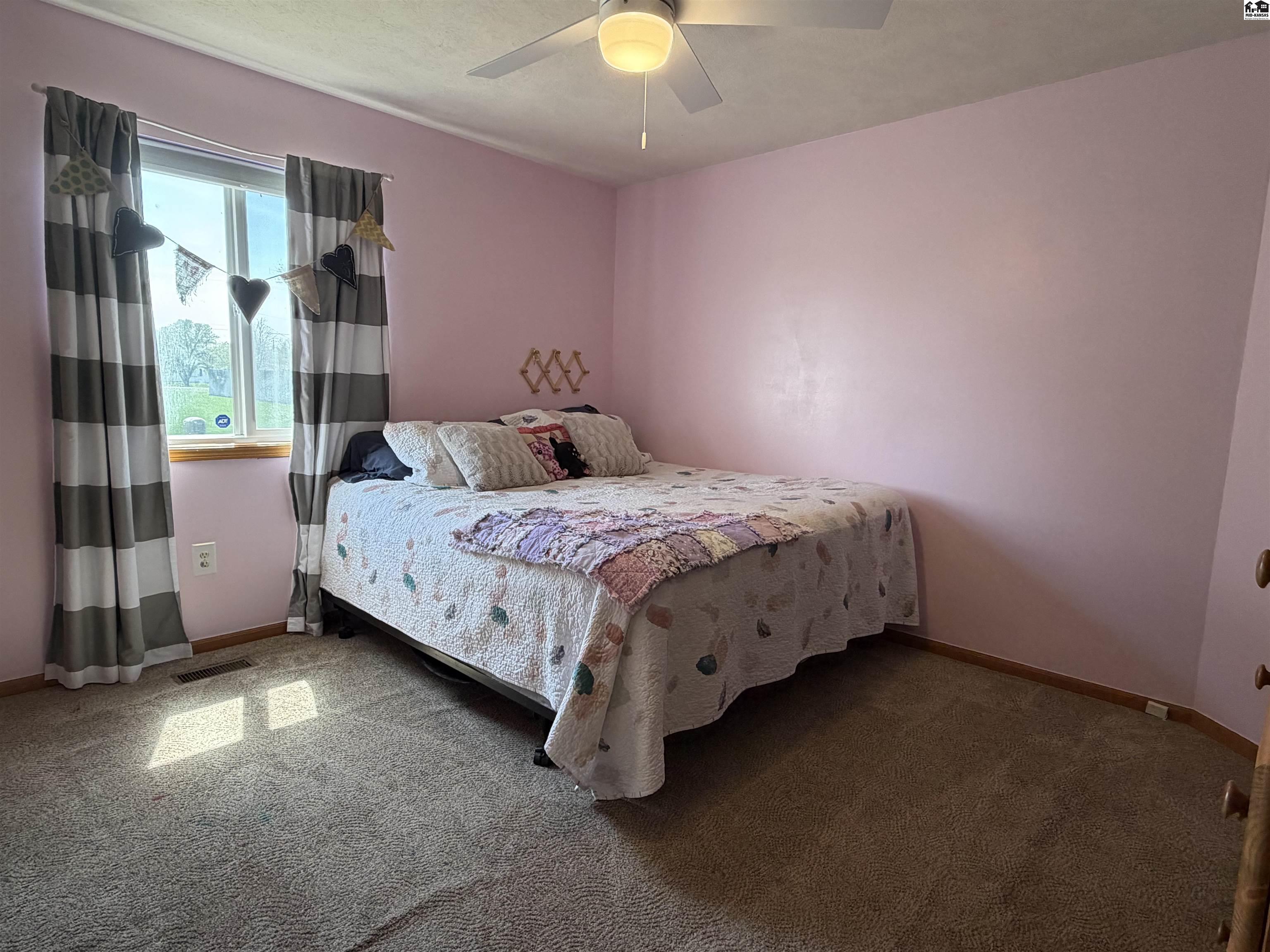 302 E 37th Avenue Hutchinson KS 67502